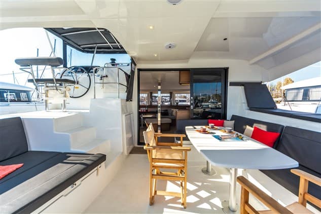 Lagoon 42 - photo 13