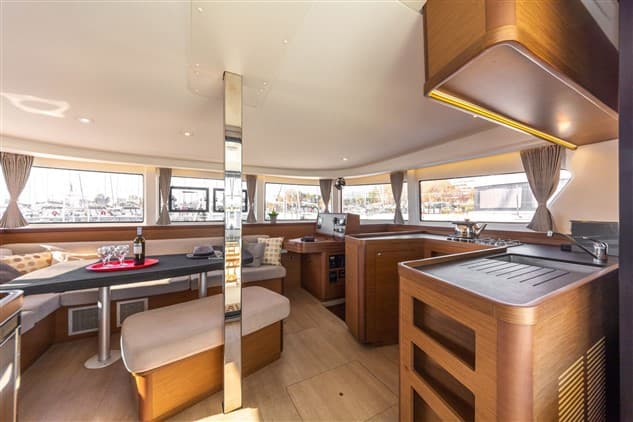 Lagoon 42 - photo 9