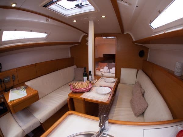 Sun Odyssey 33i - photo 5