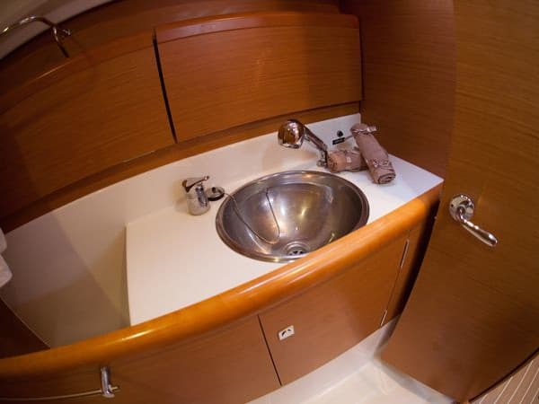 Sun Odyssey 33i - photo 7