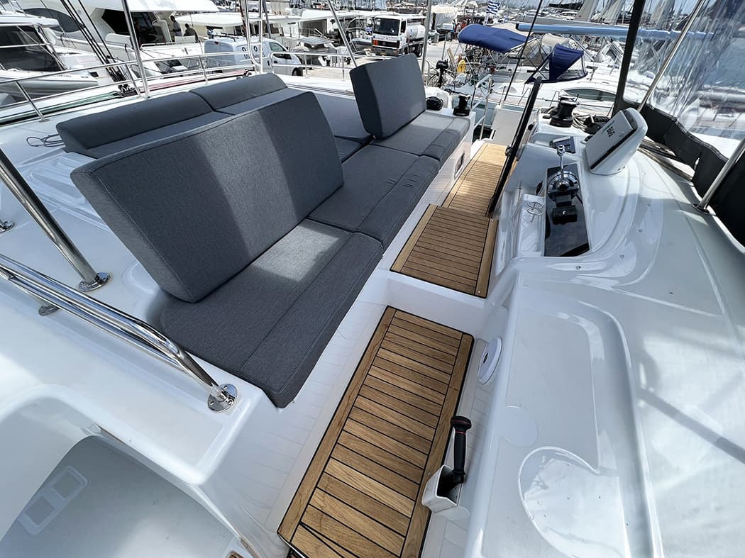 Lagoon 46  - photo 5