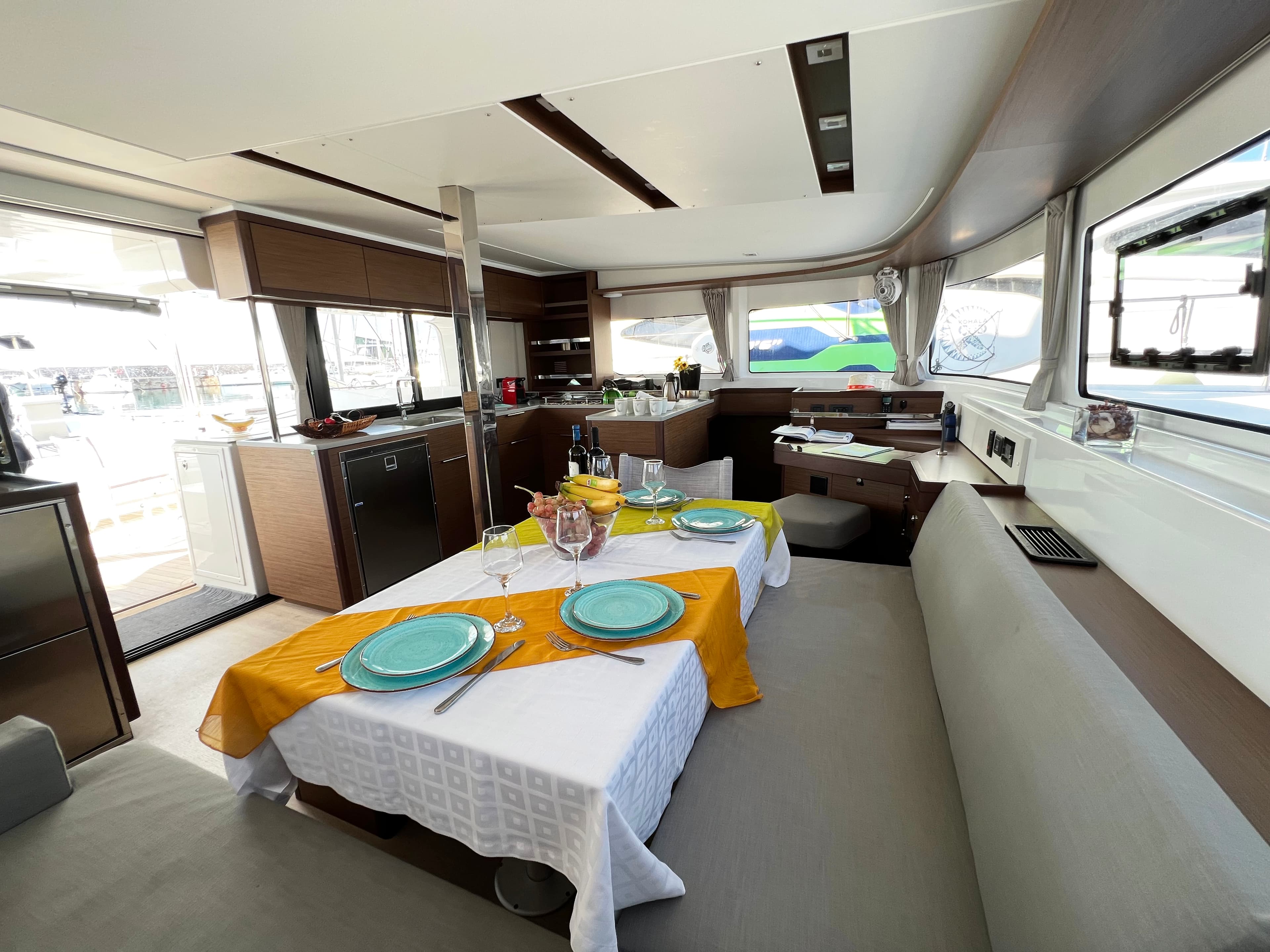 Lagoon 46  - photo 8