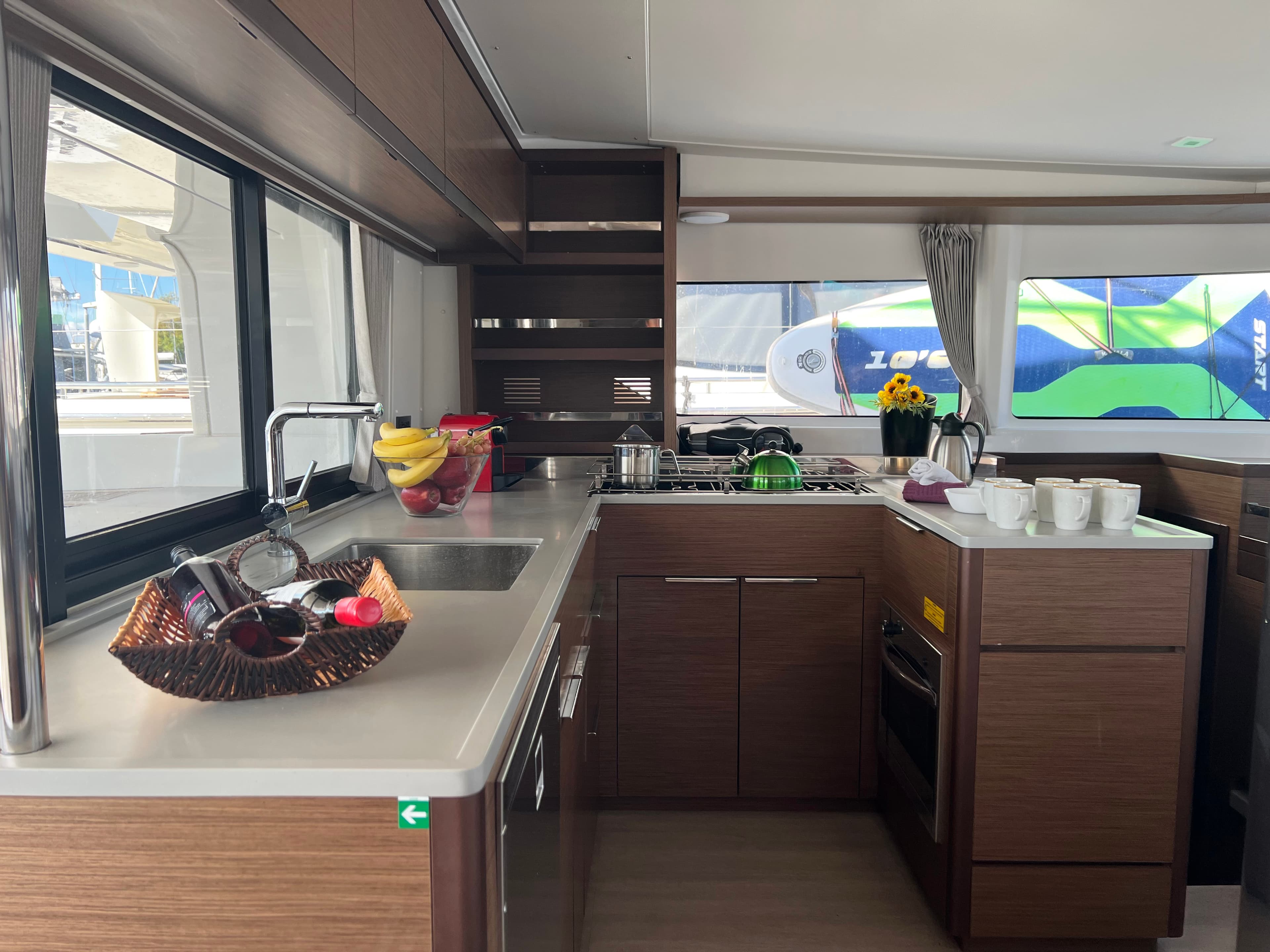 Lagoon 46  - photo 6