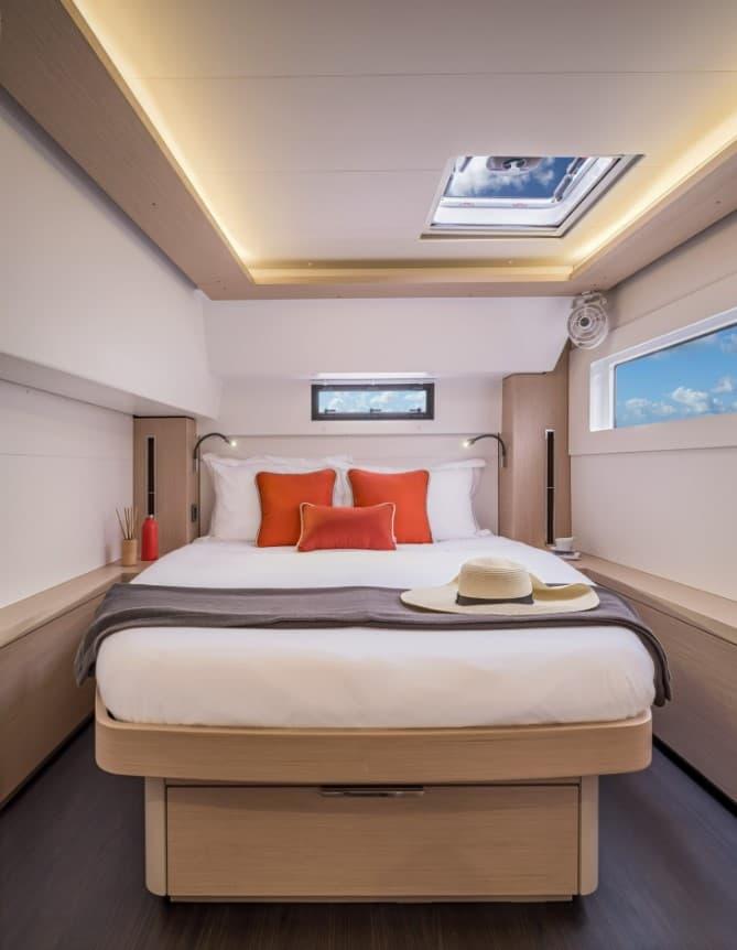 Lagoon 46  - photo 4