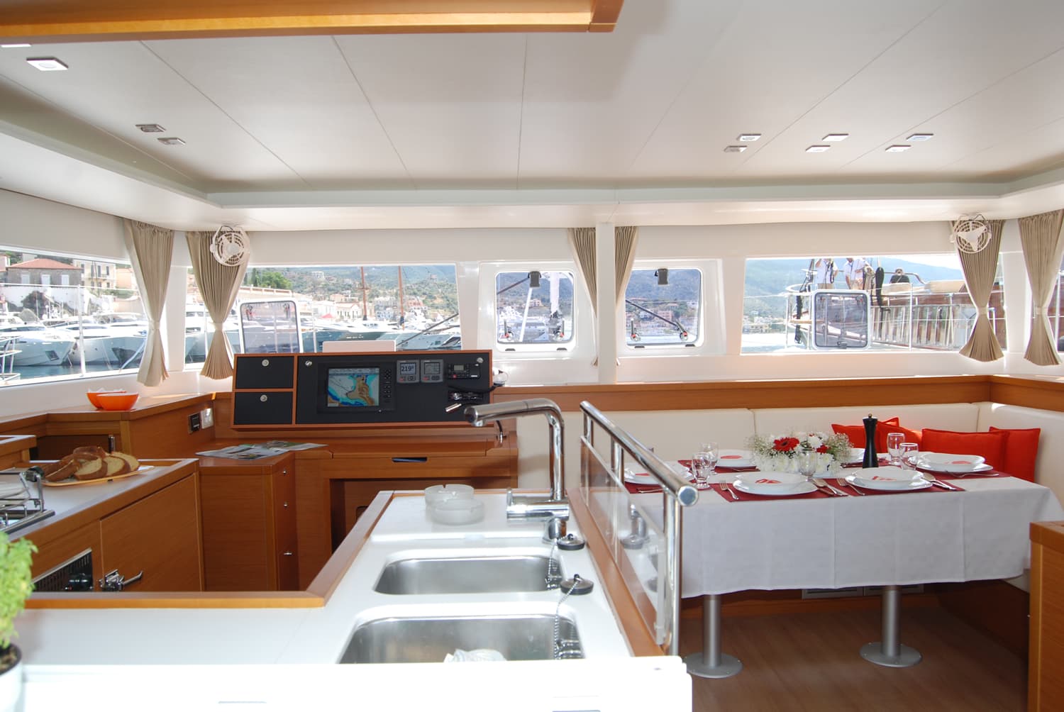 Lagoon 450 Fly - photo 12