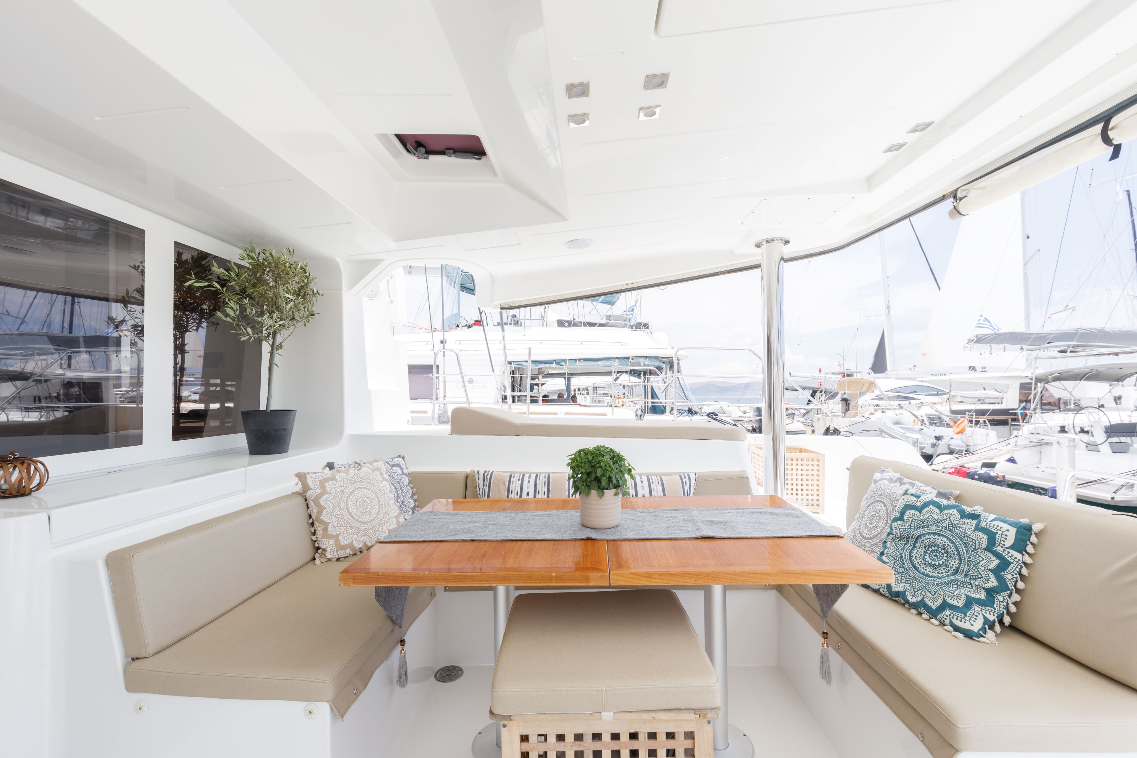 Lagoon 52 - photo 17