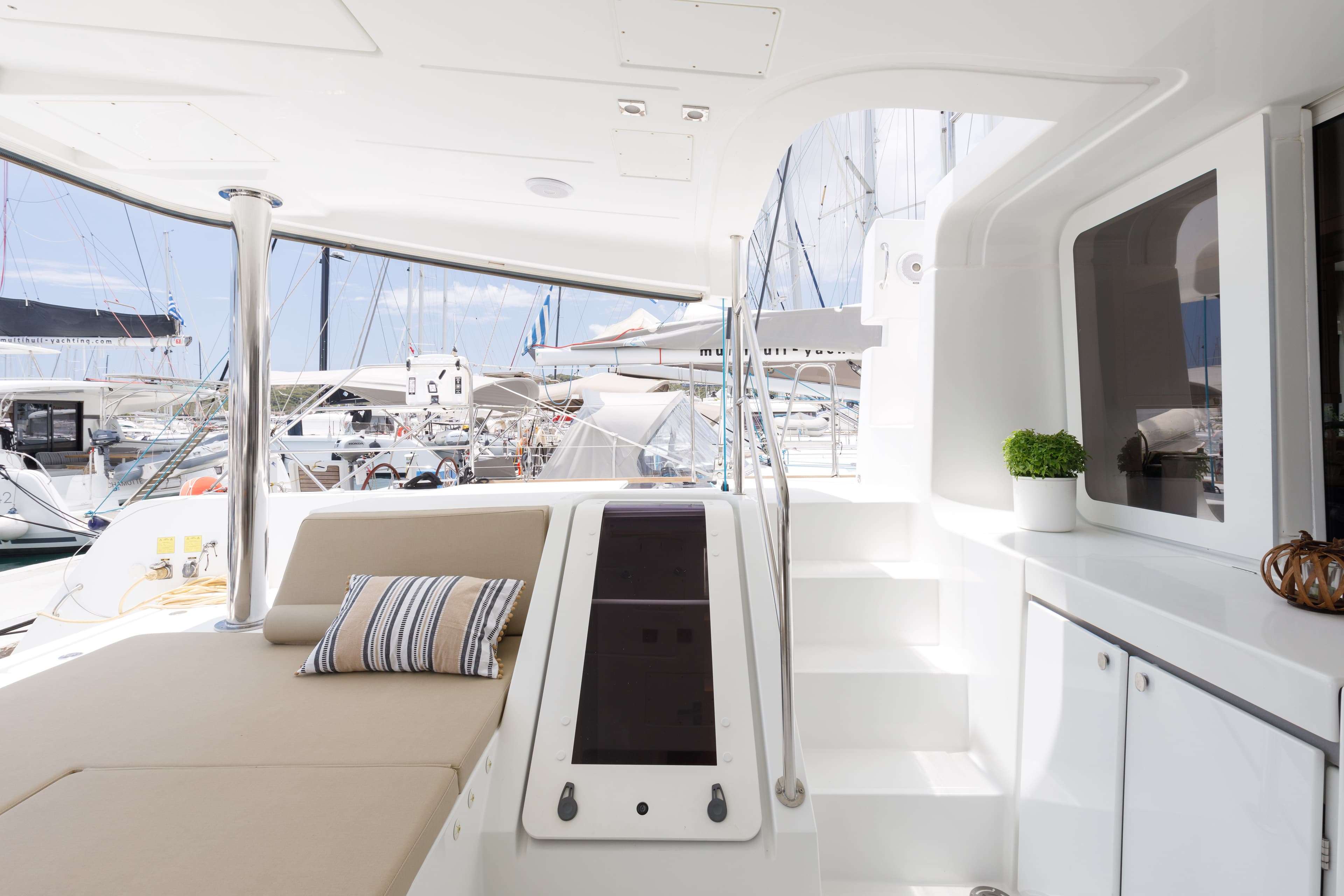 Lagoon 52 - photo 13