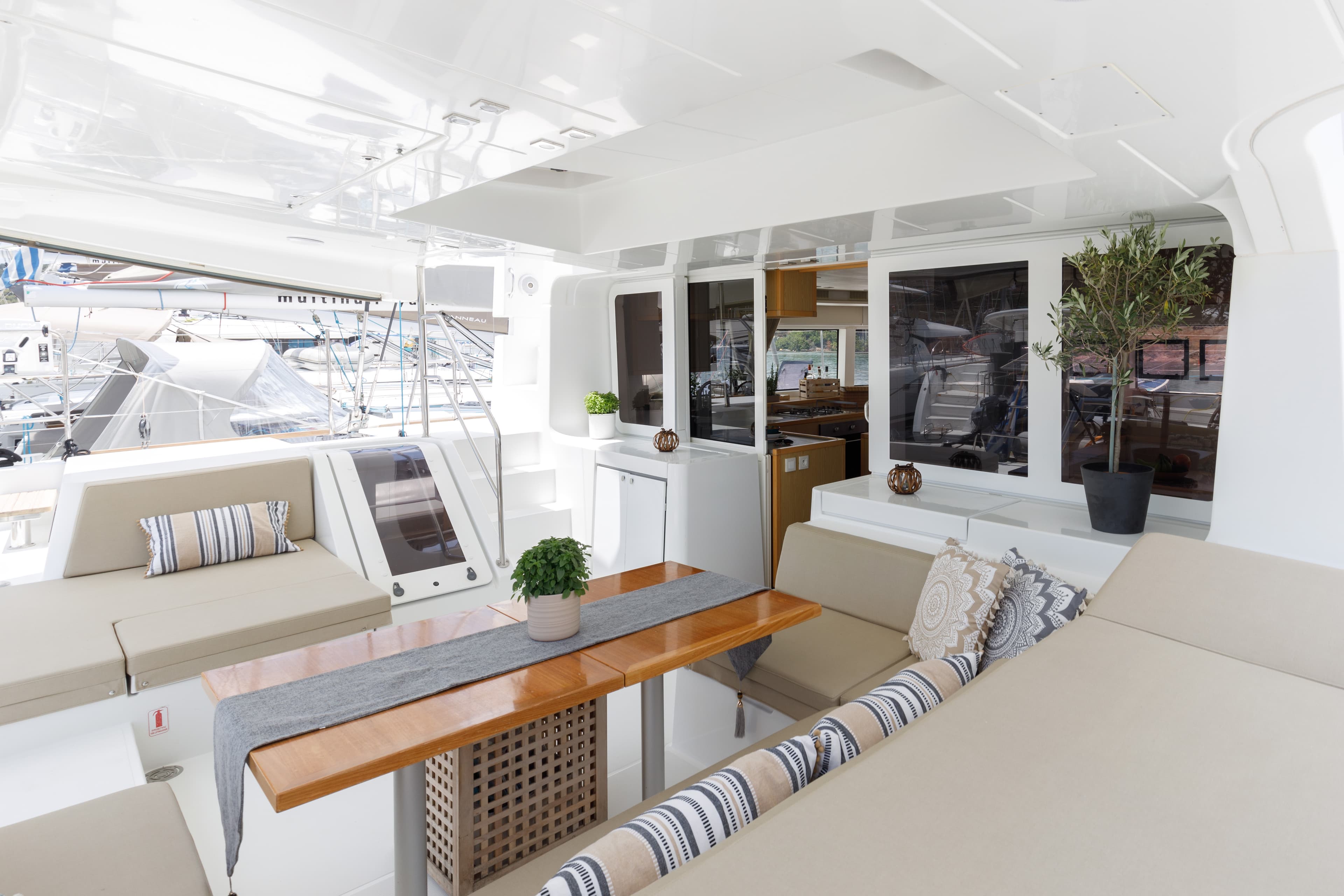 Lagoon 52 - photo 10