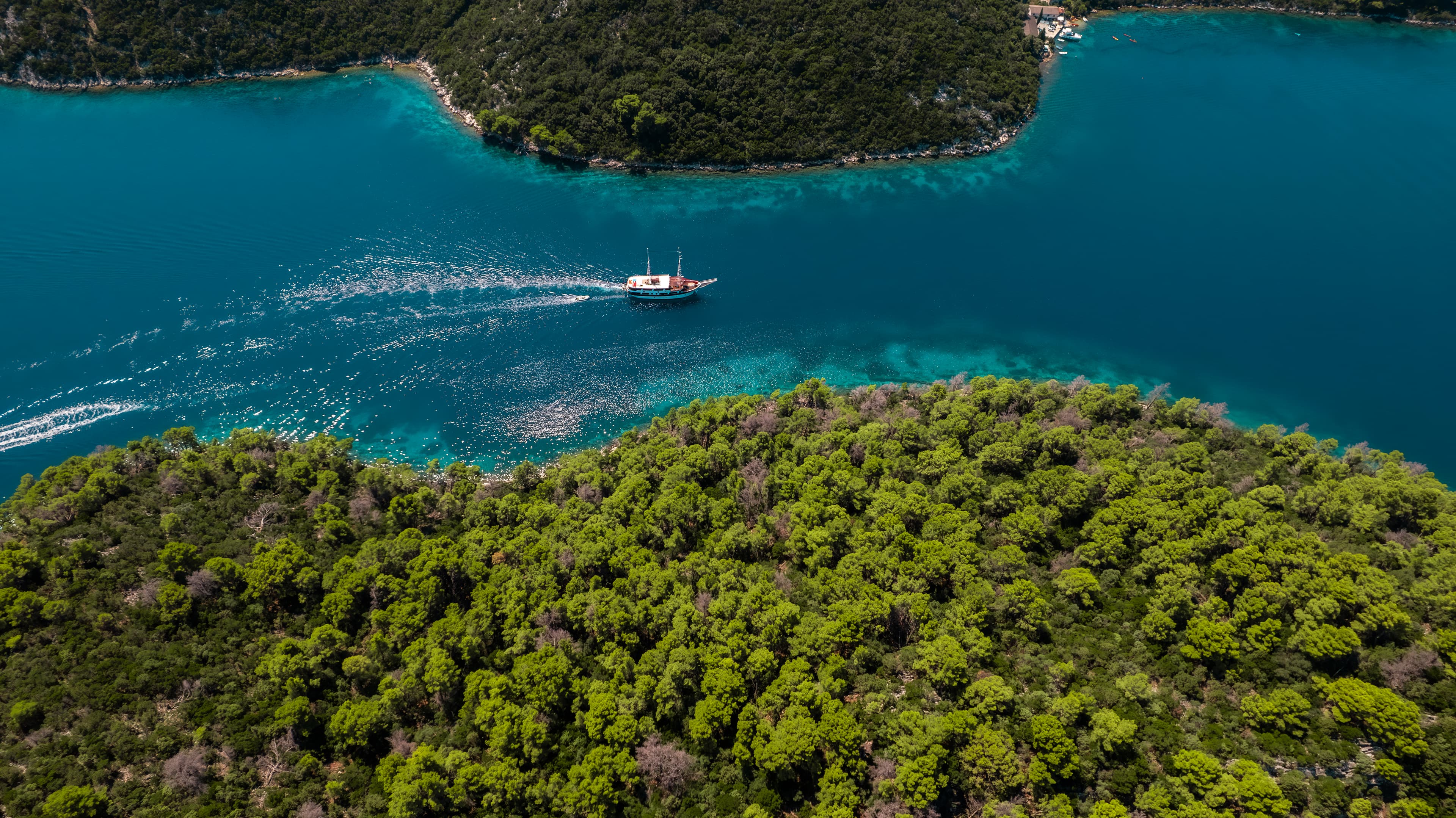 Motor sailer - photo 20