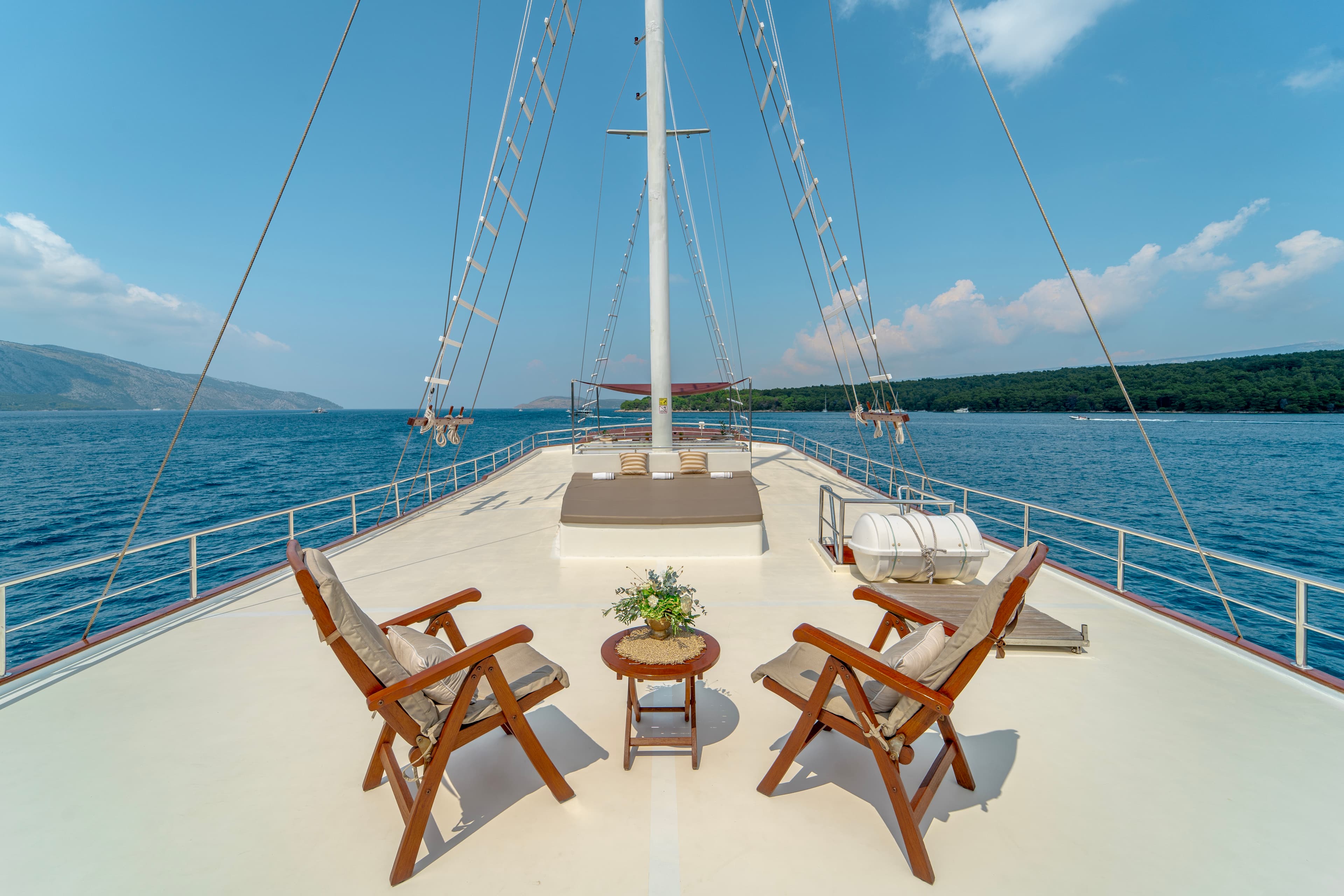 Motor sailer - photo 21