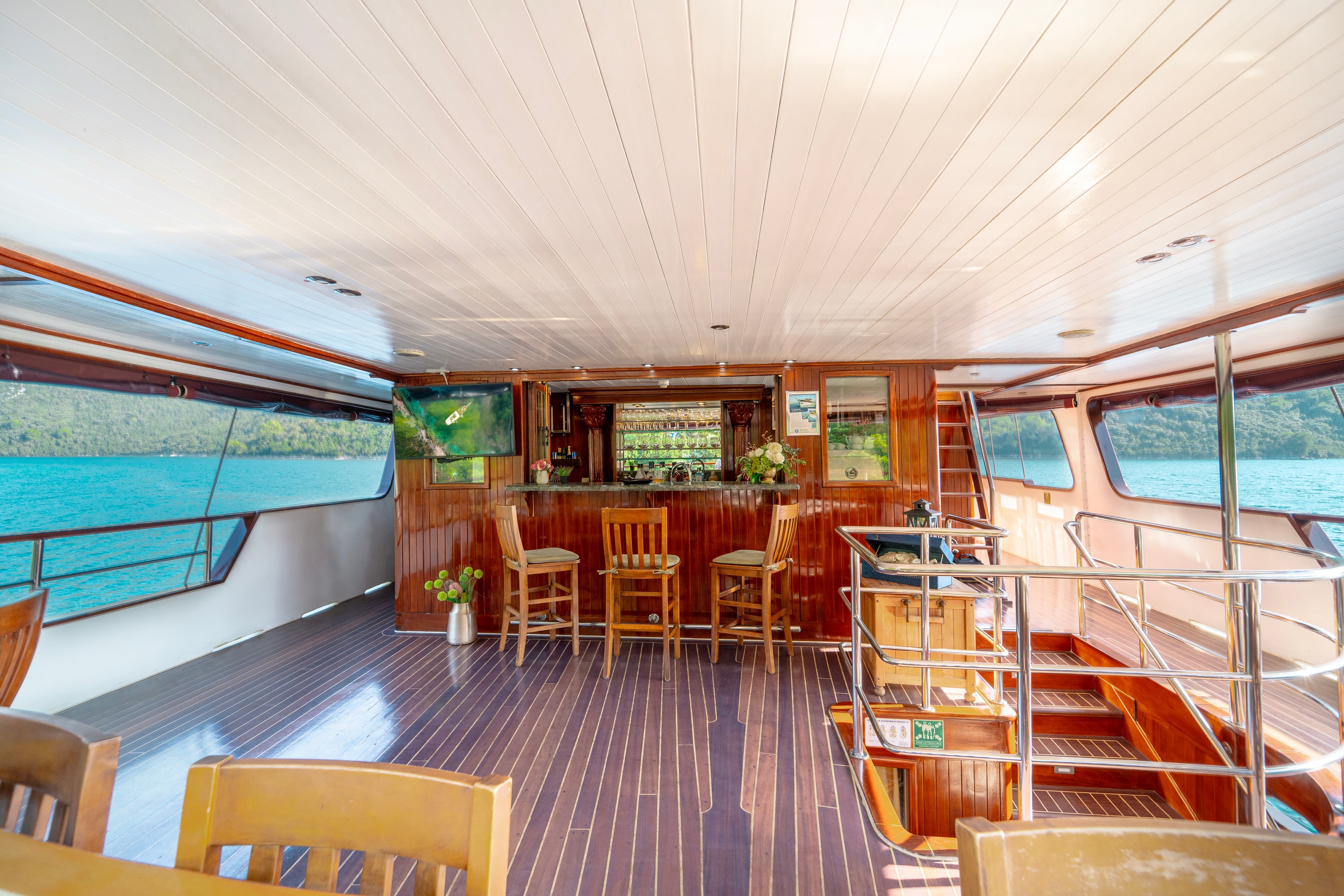 Motor sailer - photo 33