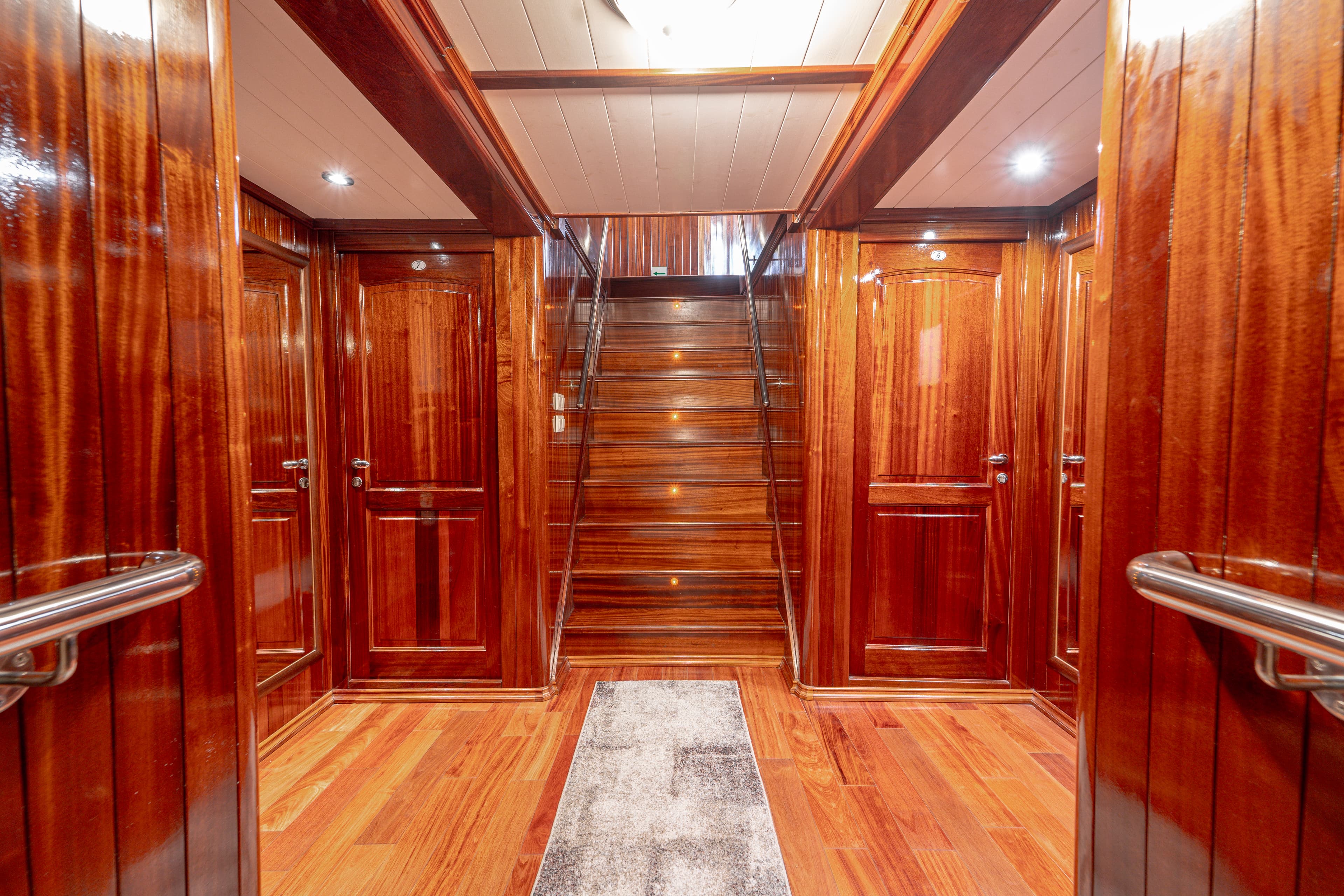 Motor sailer - photo 35