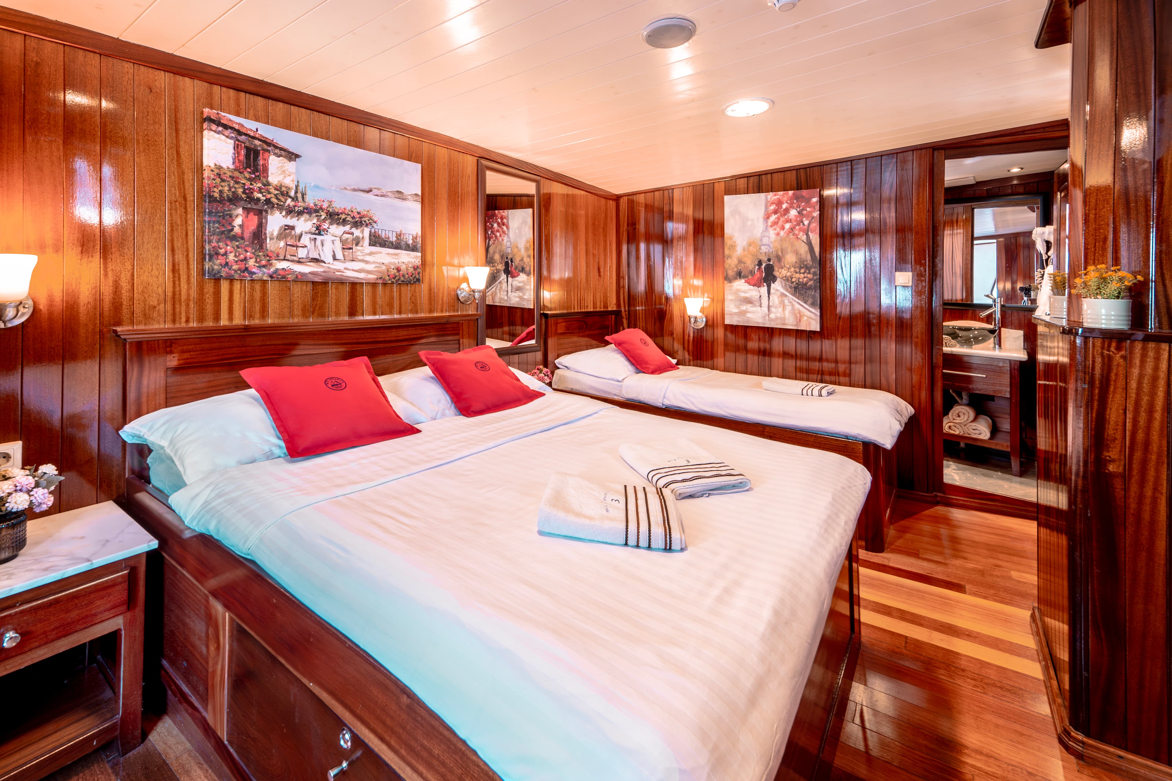 Motor sailer - photo 32