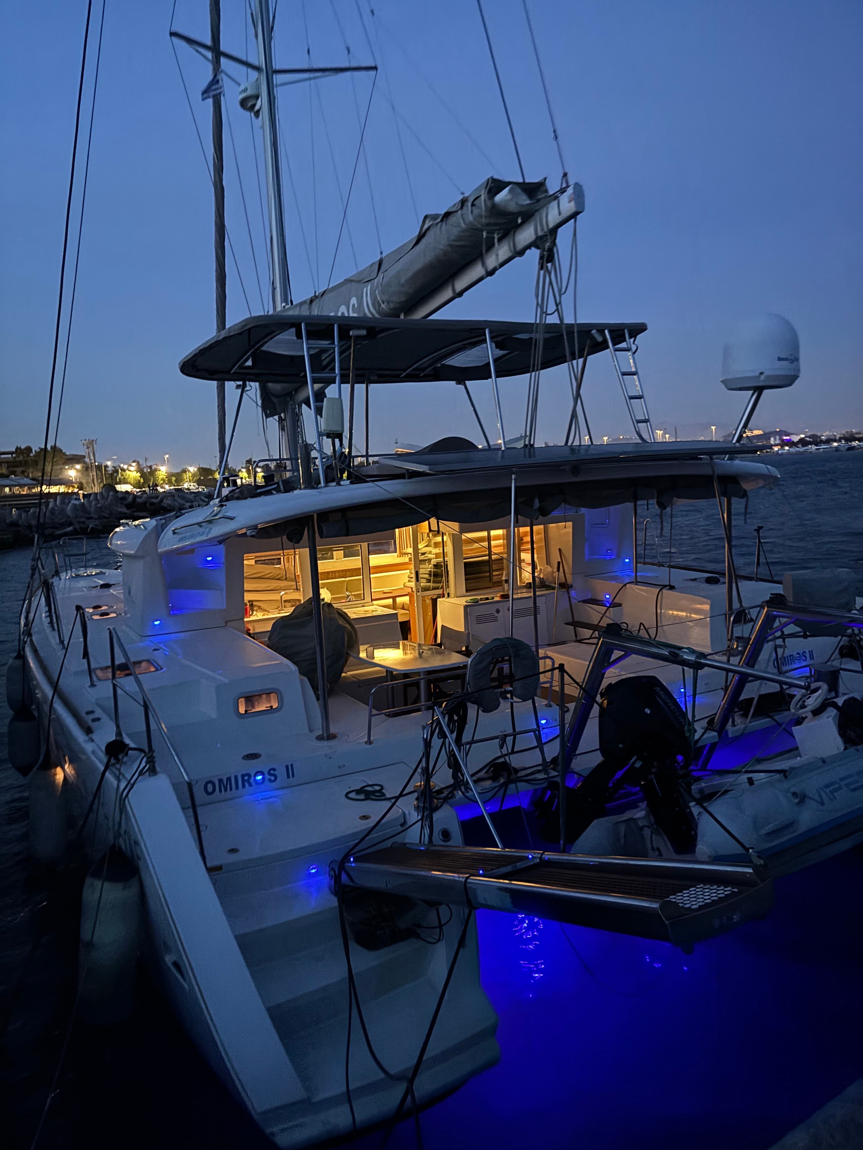 Lagoon 450 Fly - photo 6