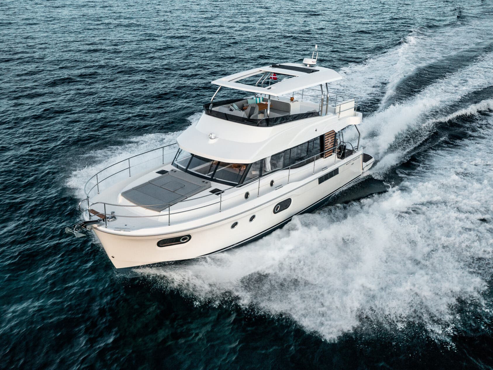 Swift Trawler 48 - photo