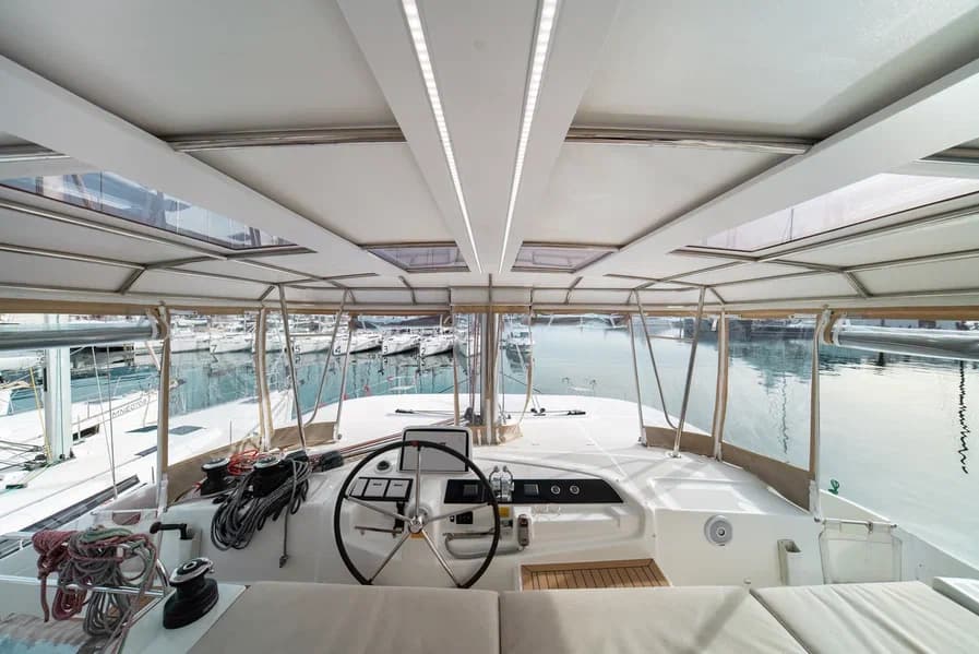 Lagoon 46  - photo 27