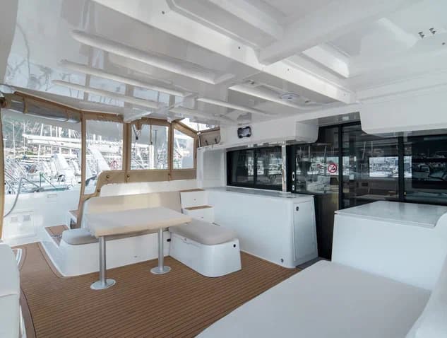 Lagoon 46  - photo 24