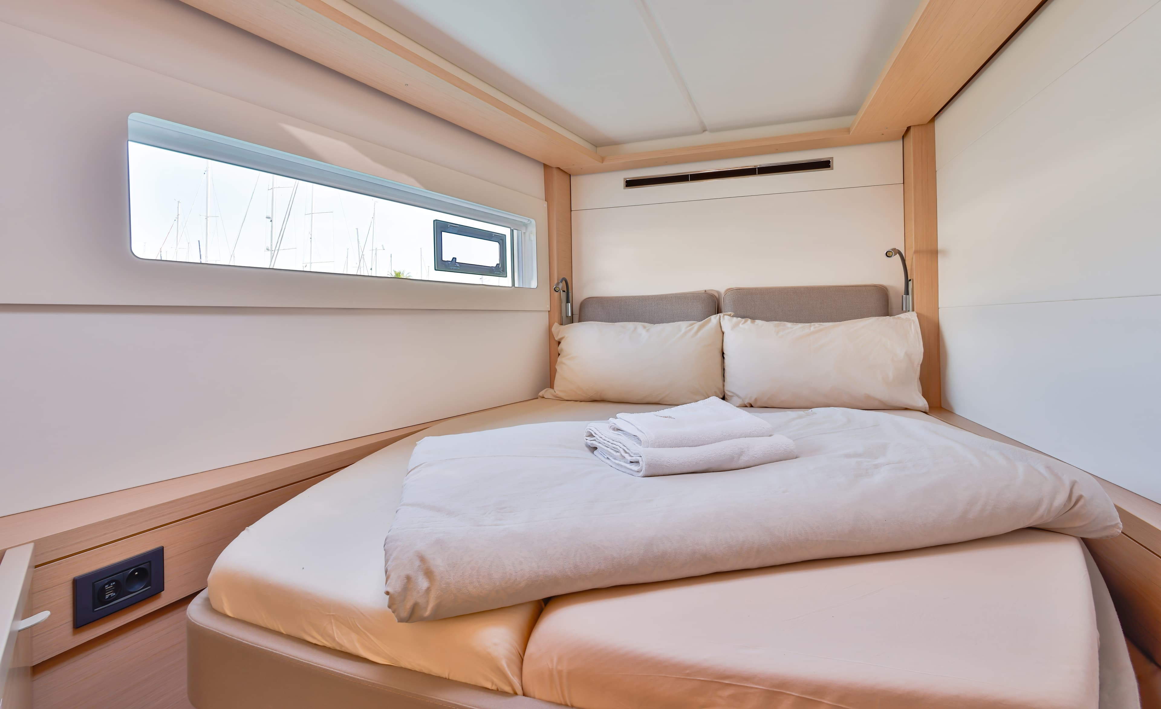 Lagoon 46  - photo 5