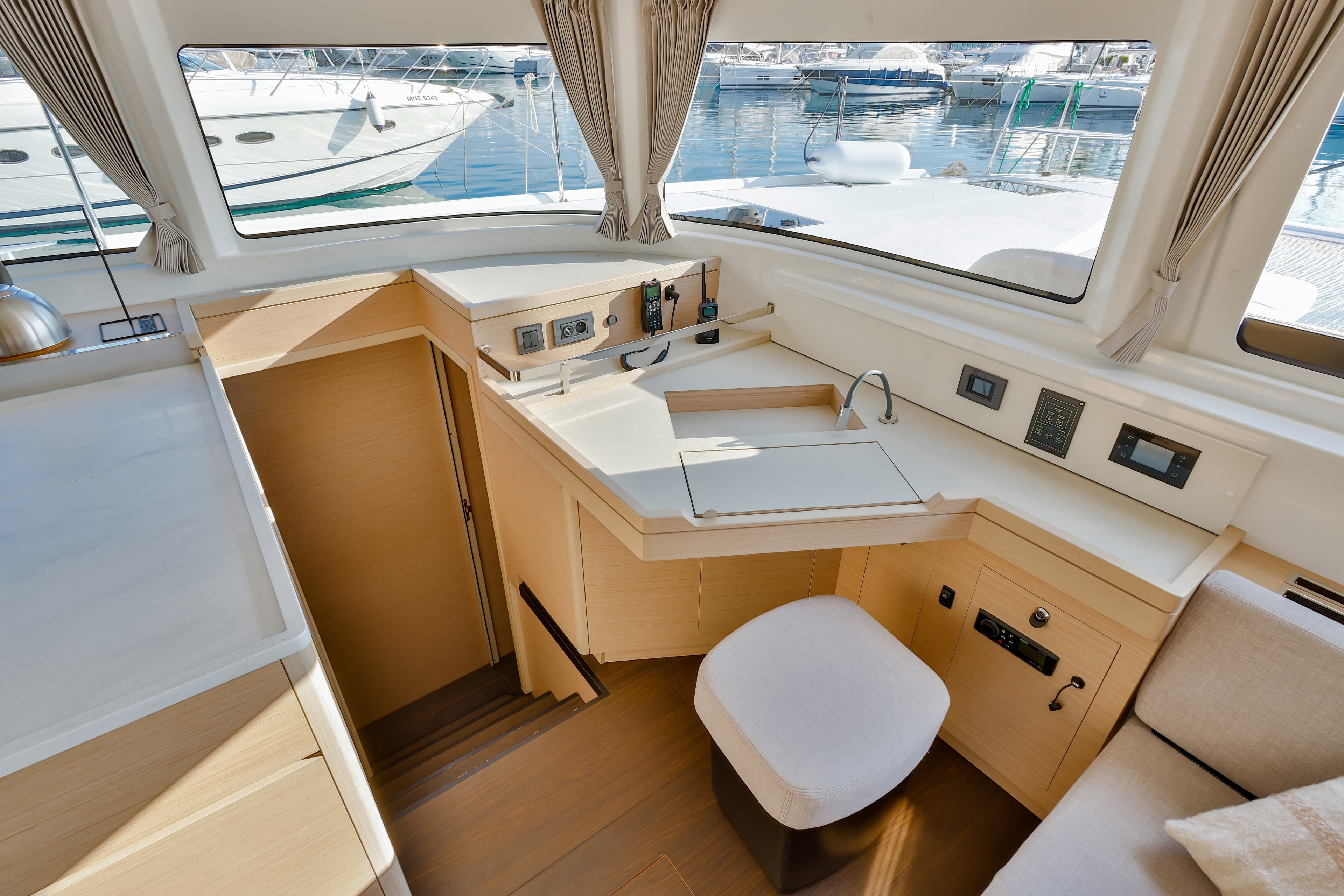 Lagoon 46  - photo 25