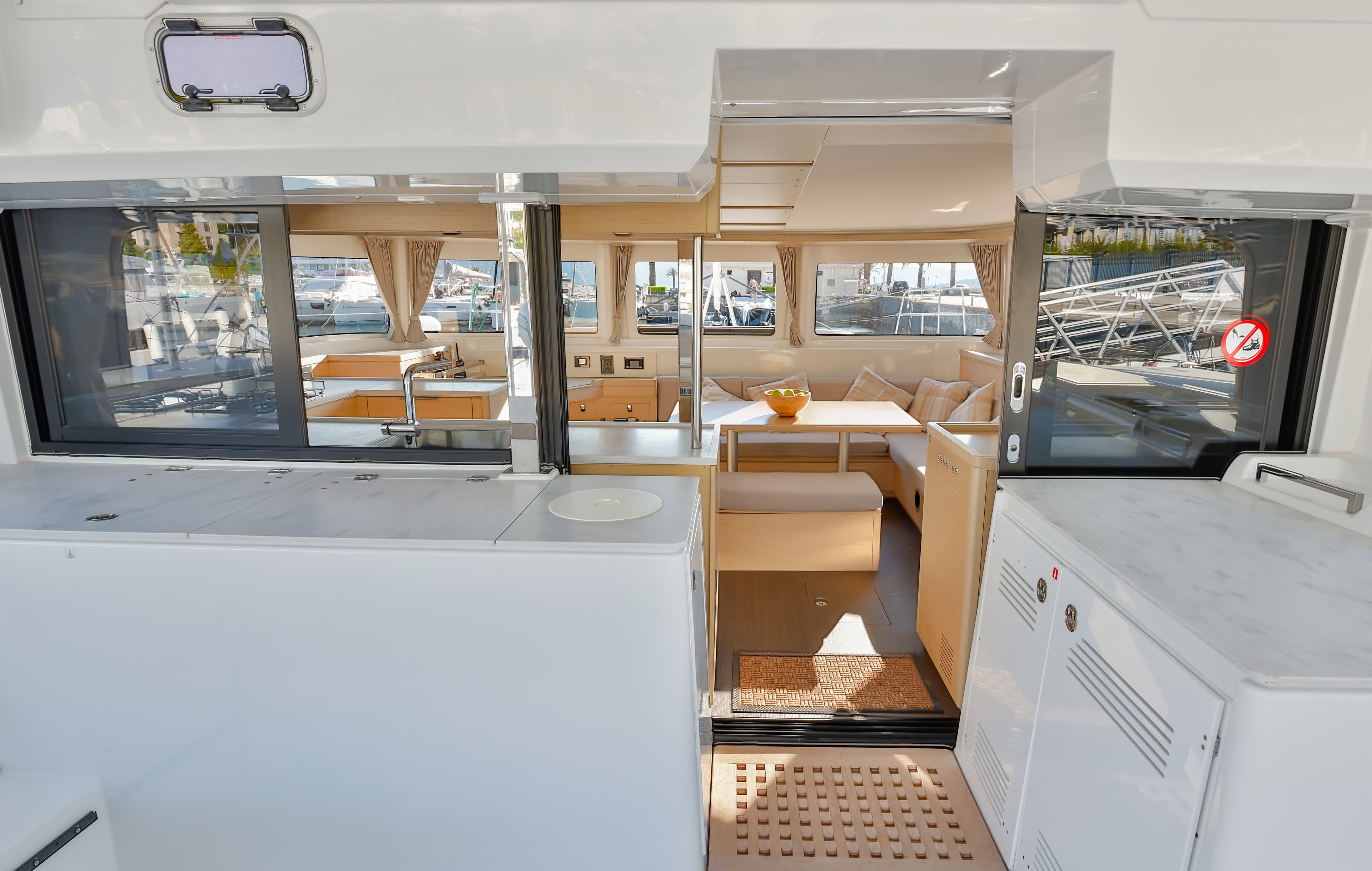 Lagoon 46  - photo 17