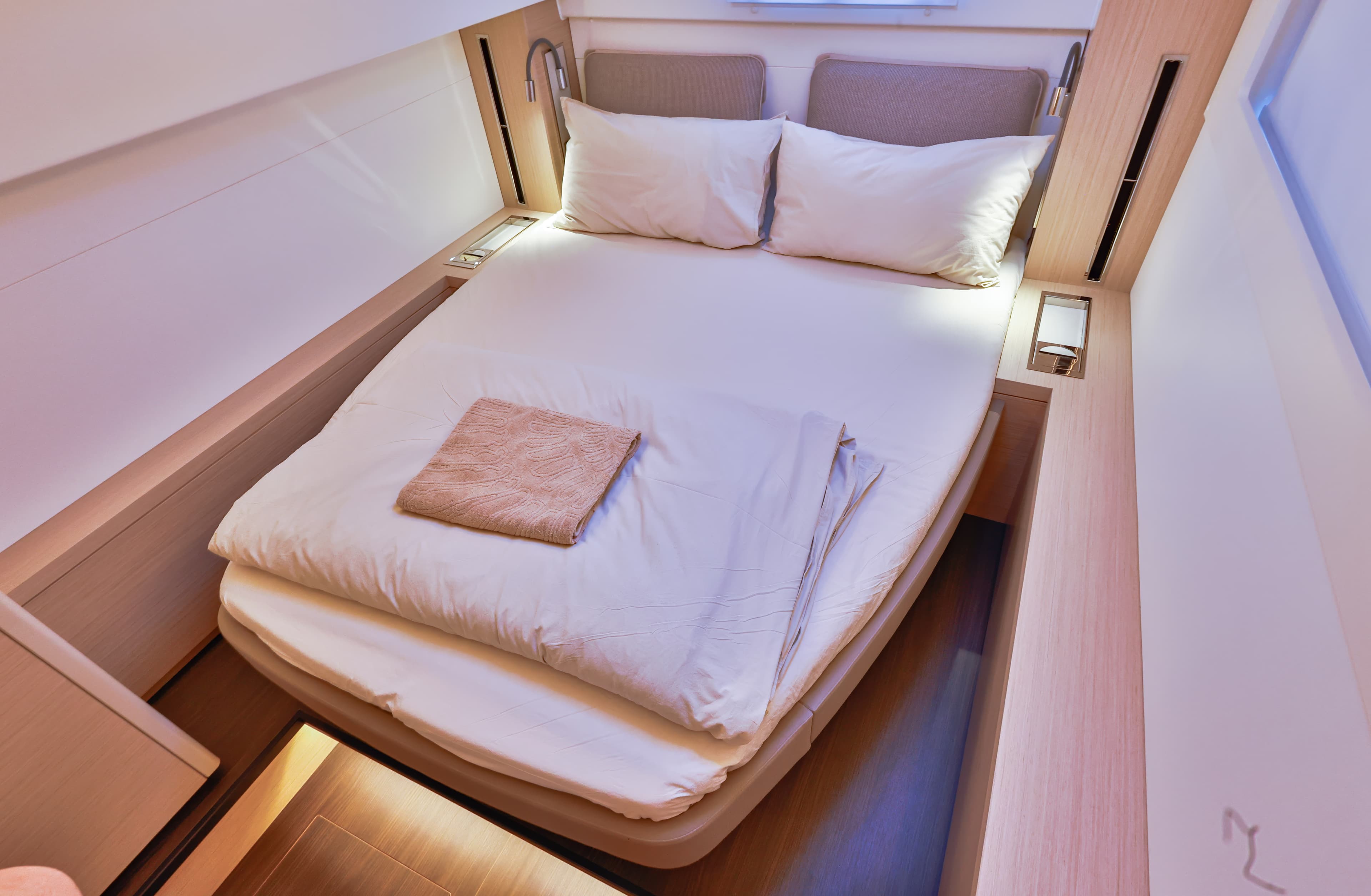 Lagoon 46  - photo 7