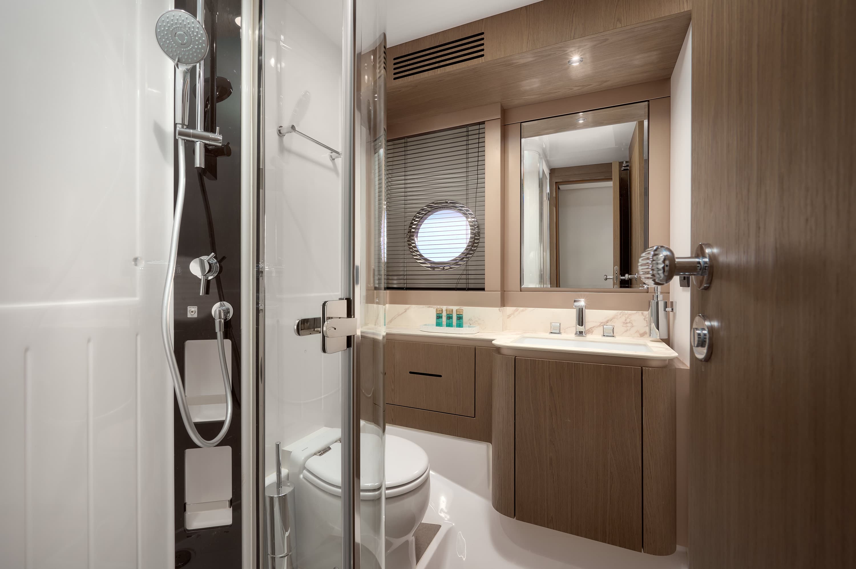 Azimut Magellano 66 - photo 34