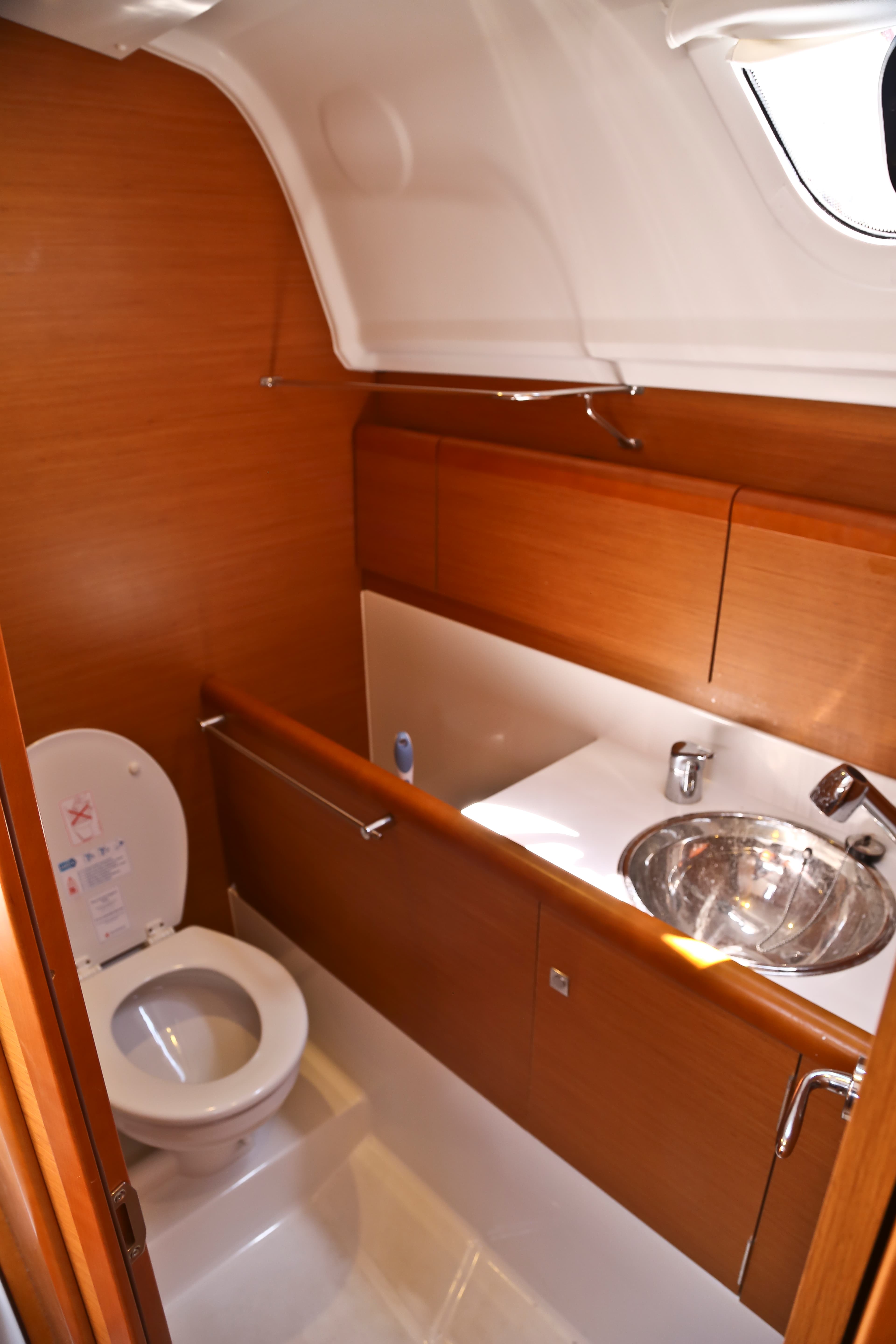 Sun Odyssey 33i - photo 5