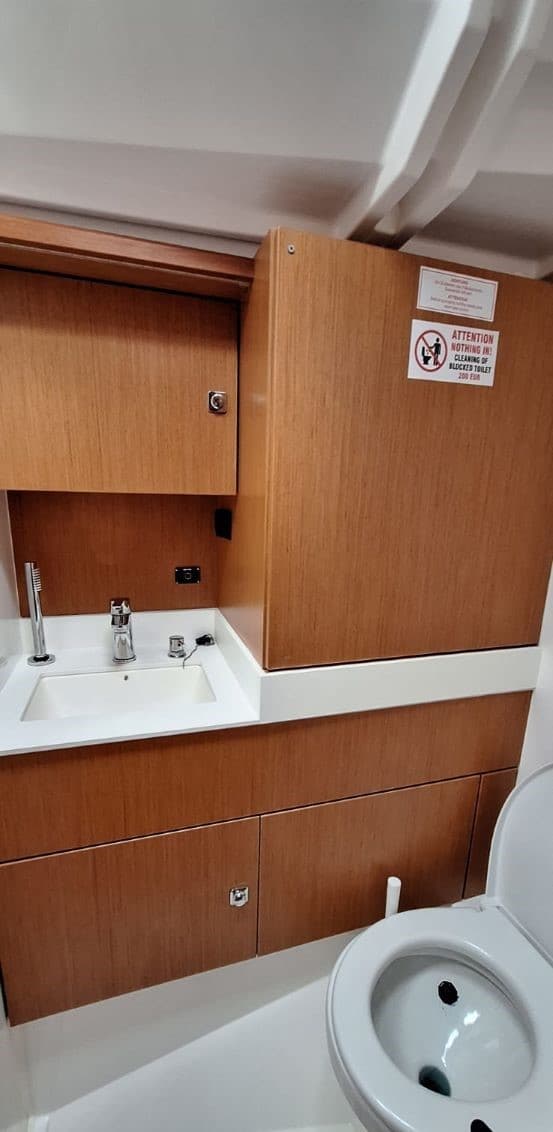 Bavaria C45 - photo 9