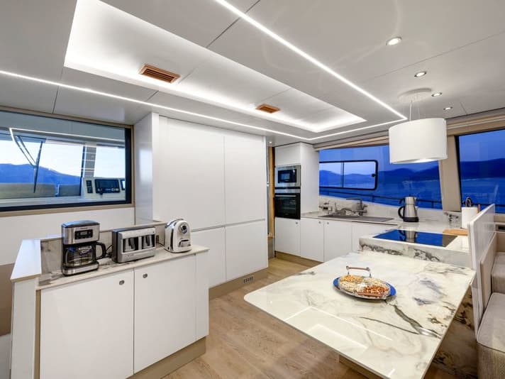 Motoryacht - photo 25