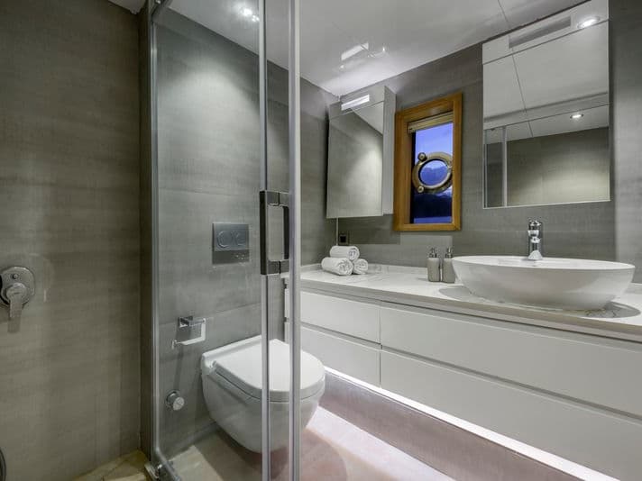 Motoryacht - photo 9