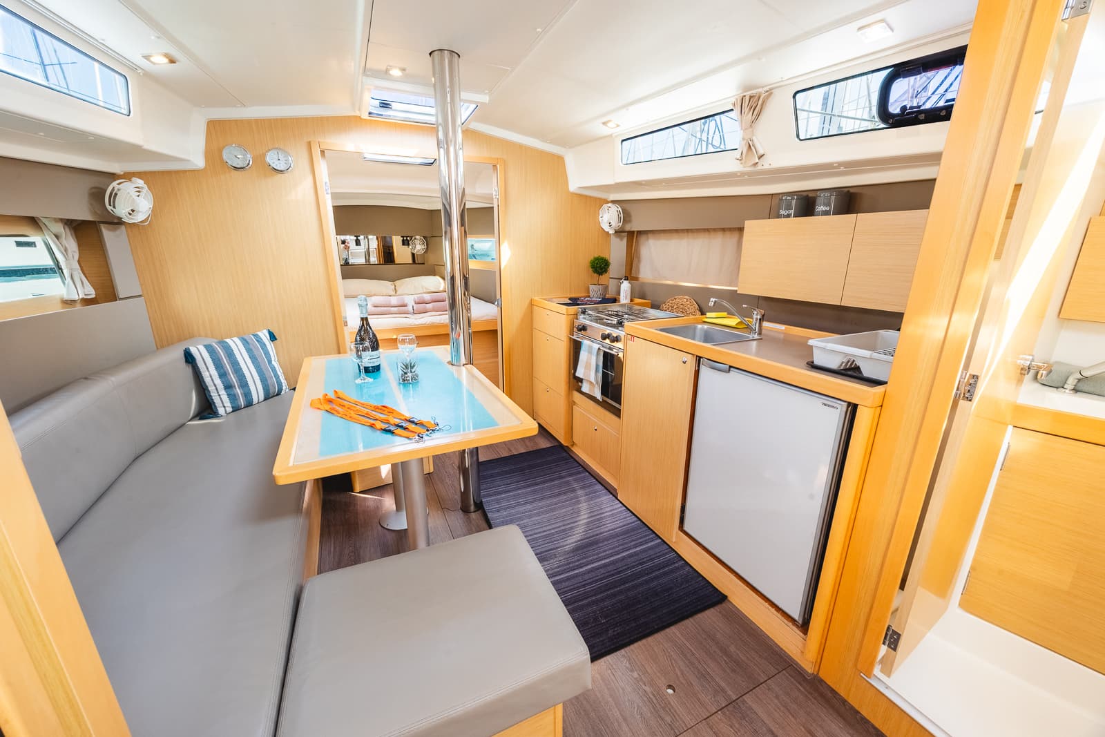 Oceanis 38.1 - photo 8