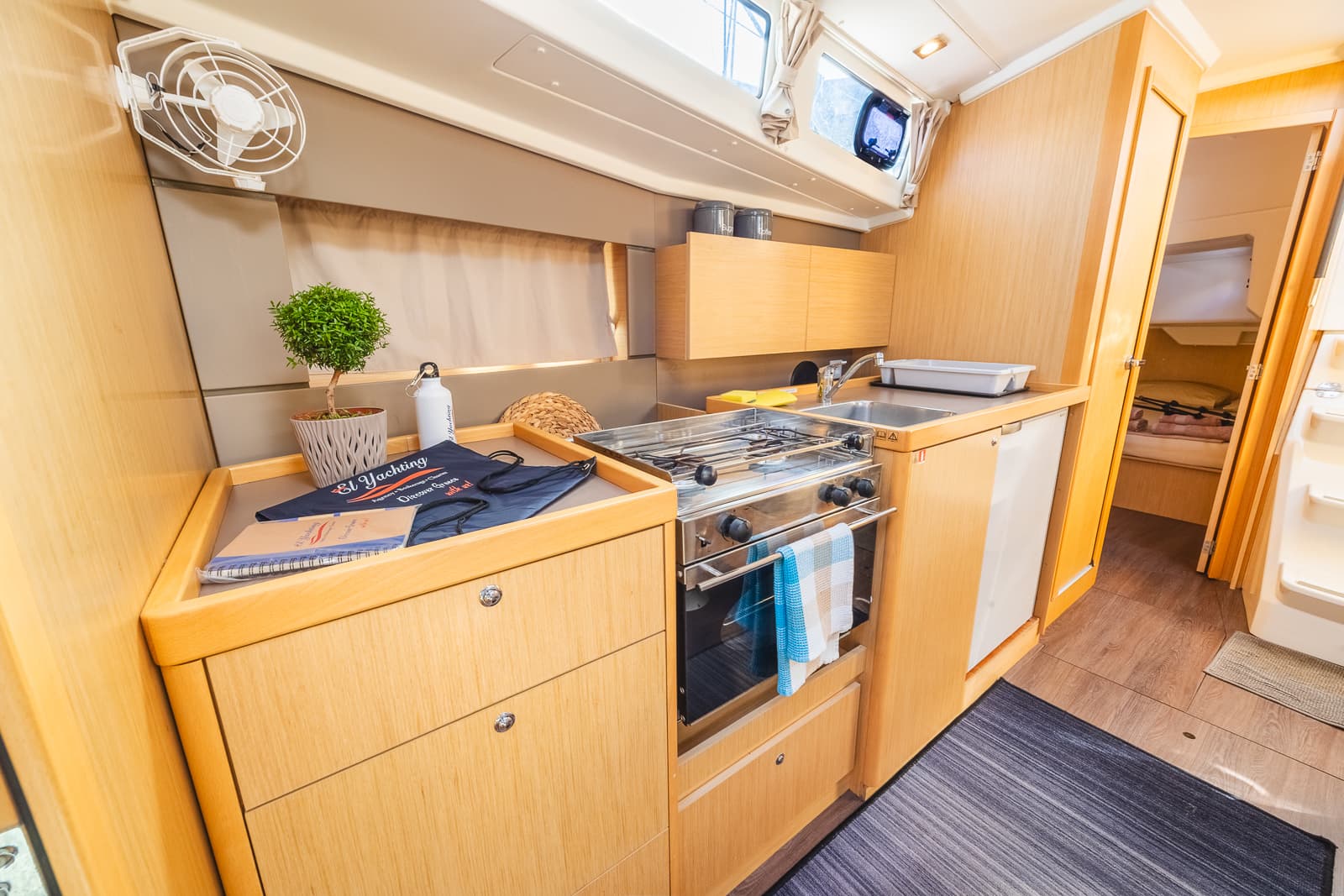 Oceanis 38.1 - photo 14