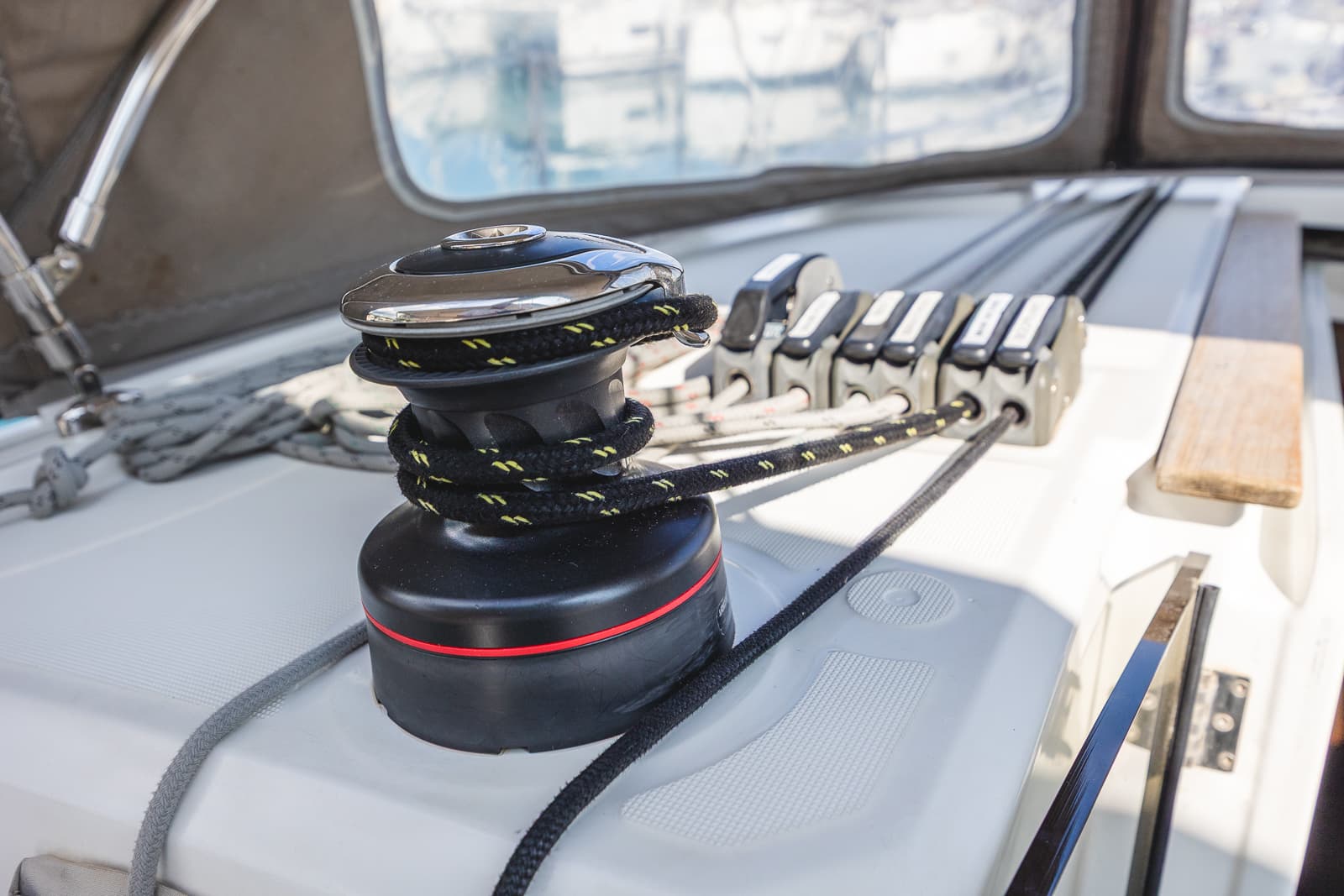 Oceanis 38.1 - photo 20