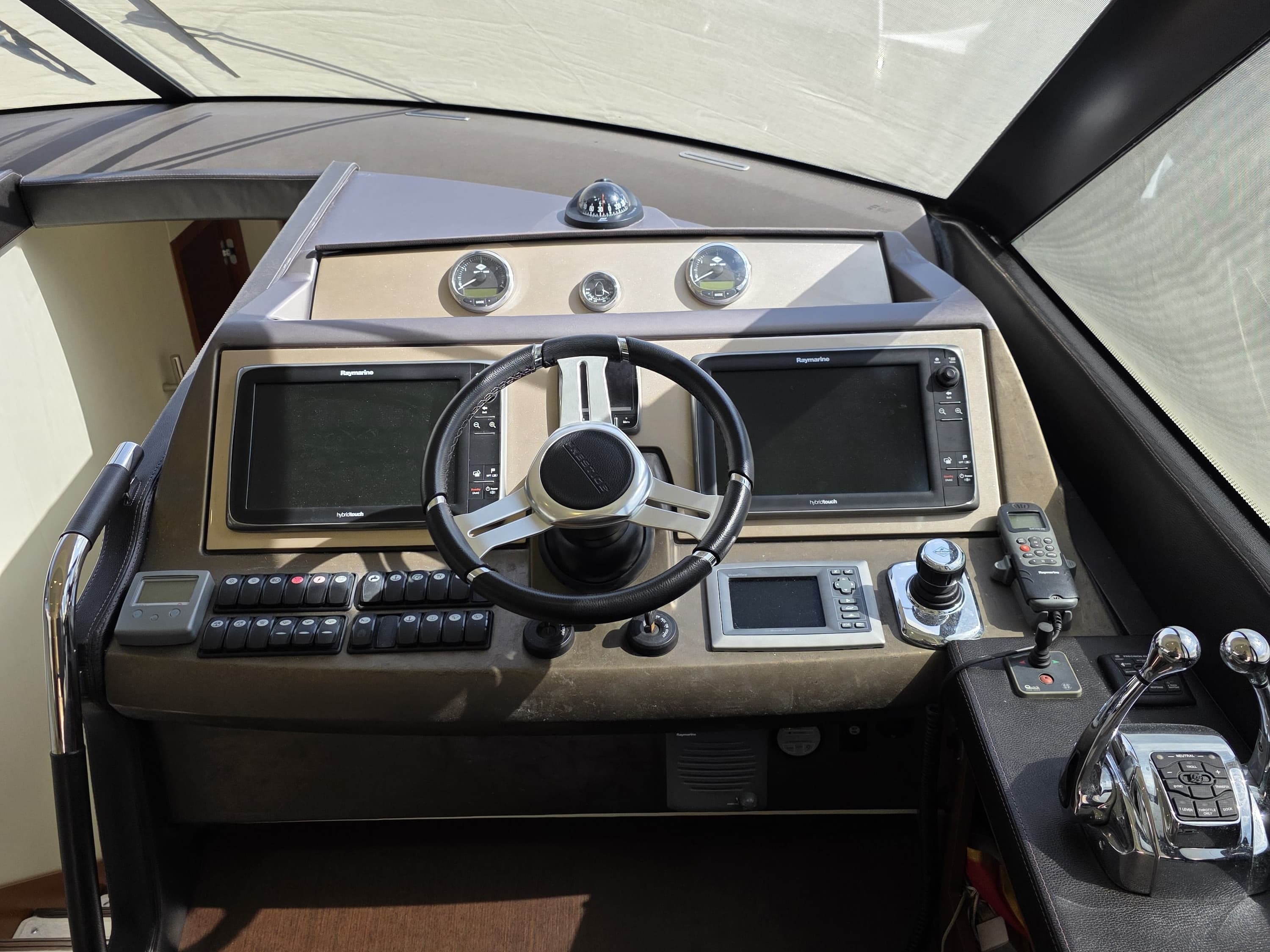 Prestige 550 Fly - photo 24