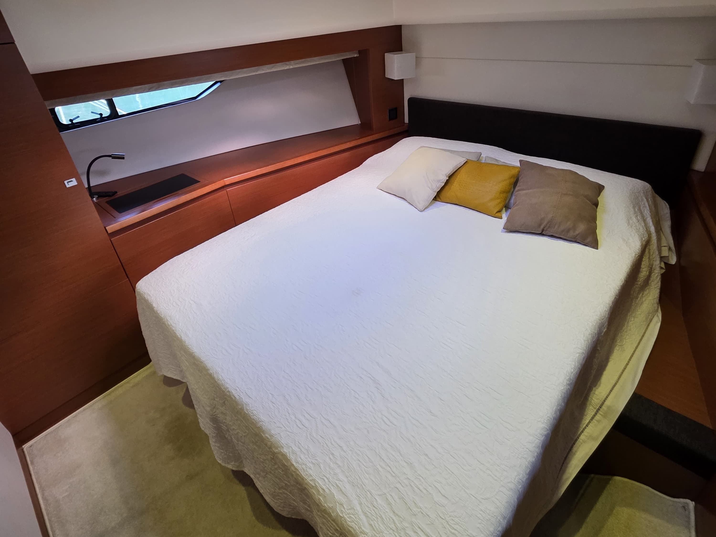 Prestige 550 Fly - photo 8