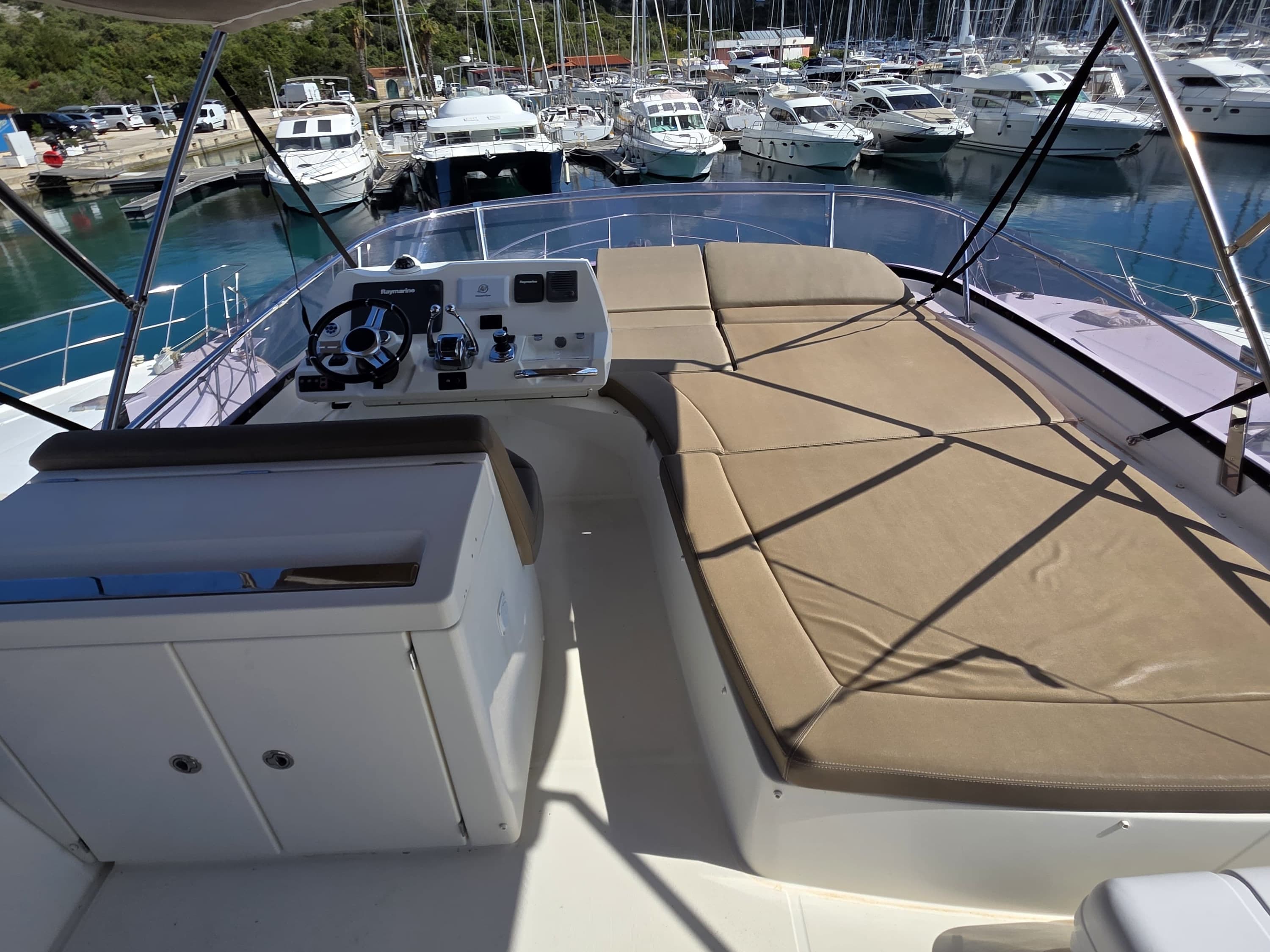 Prestige 550 Fly - photo 35