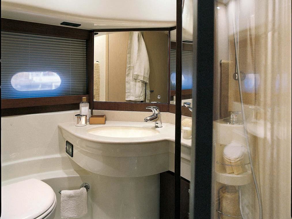 Ferretti 550 - photo 12