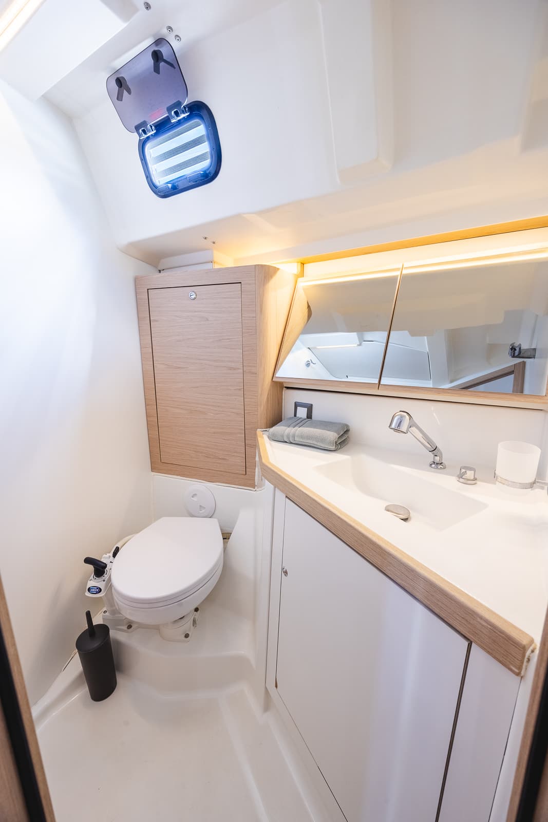 Oceanis 46.1 - photo 14