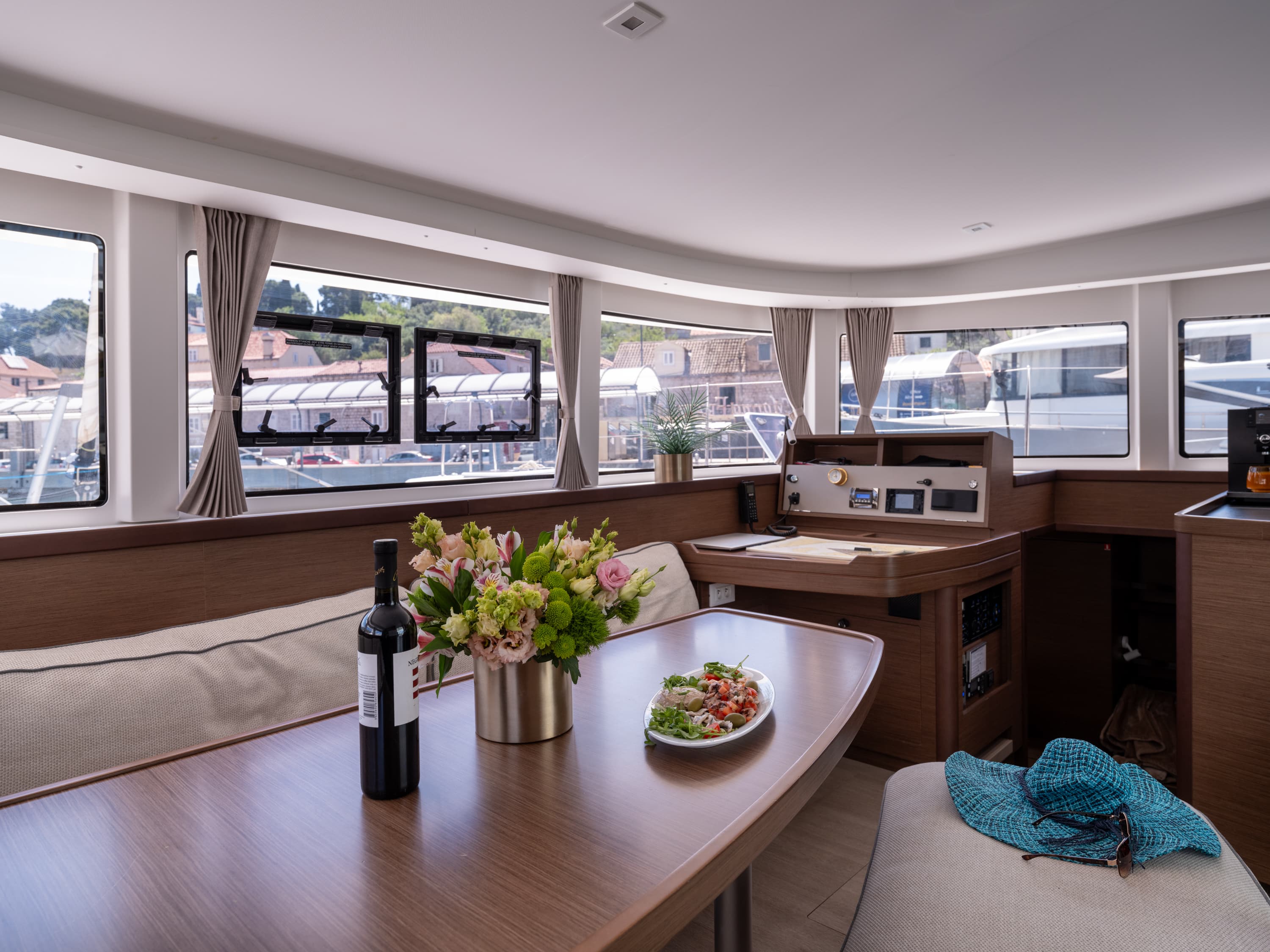 Lagoon 42 - photo 13