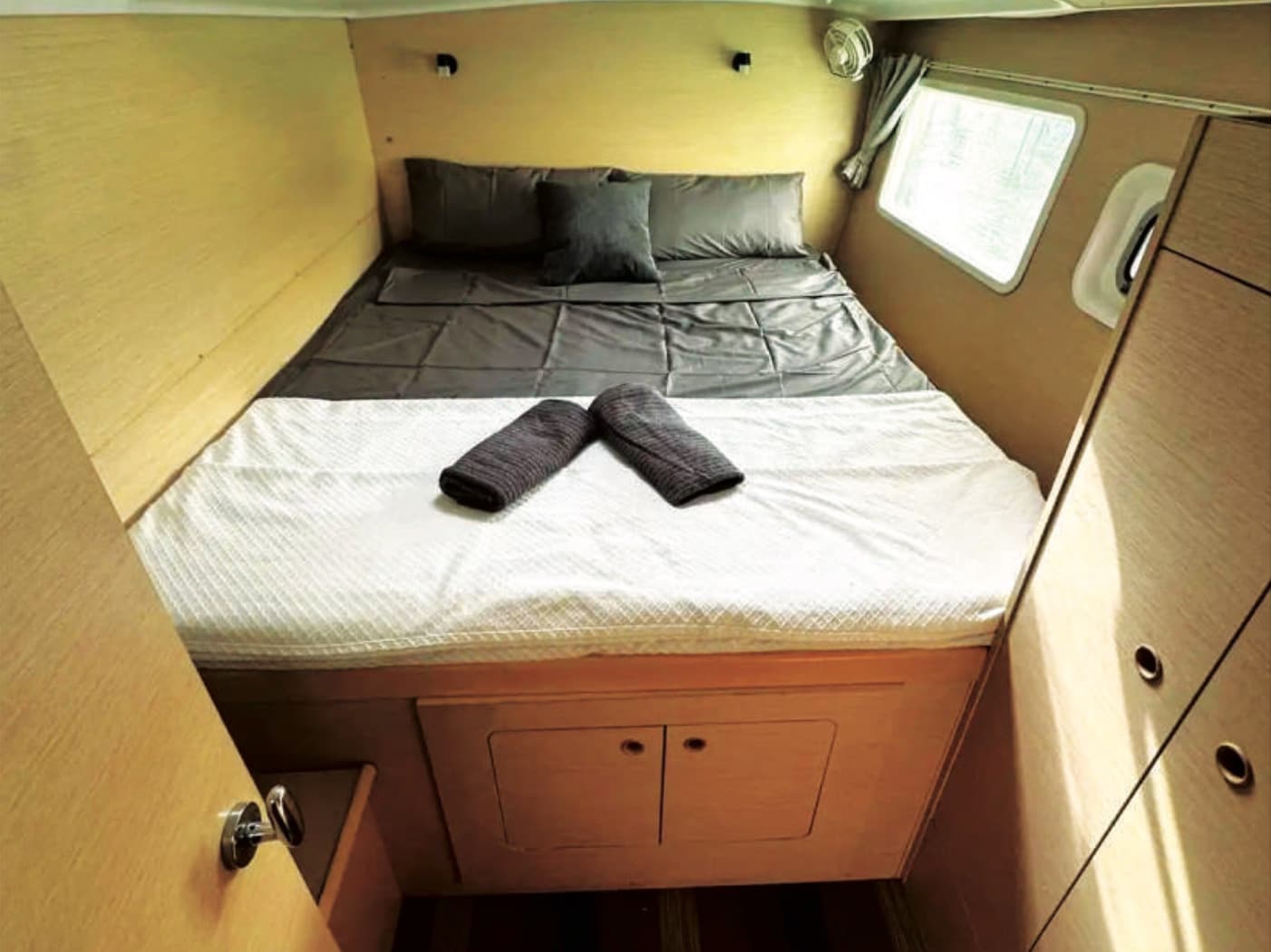 Lagoon 380 - photo 8