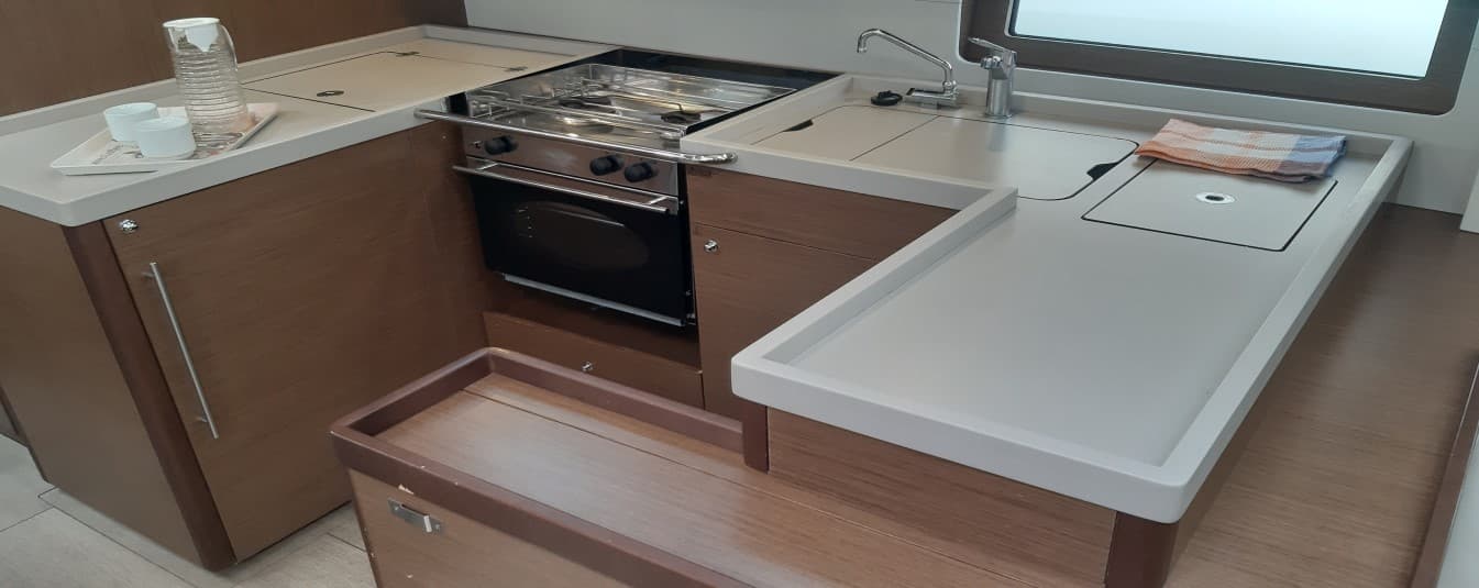 Oceanis 51.1 - photo 8