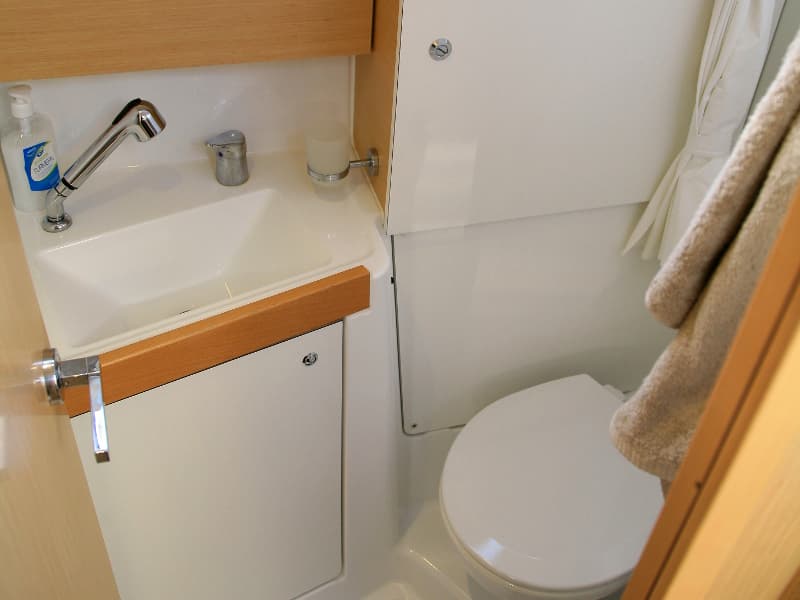 Oceanis 38 - photo 12