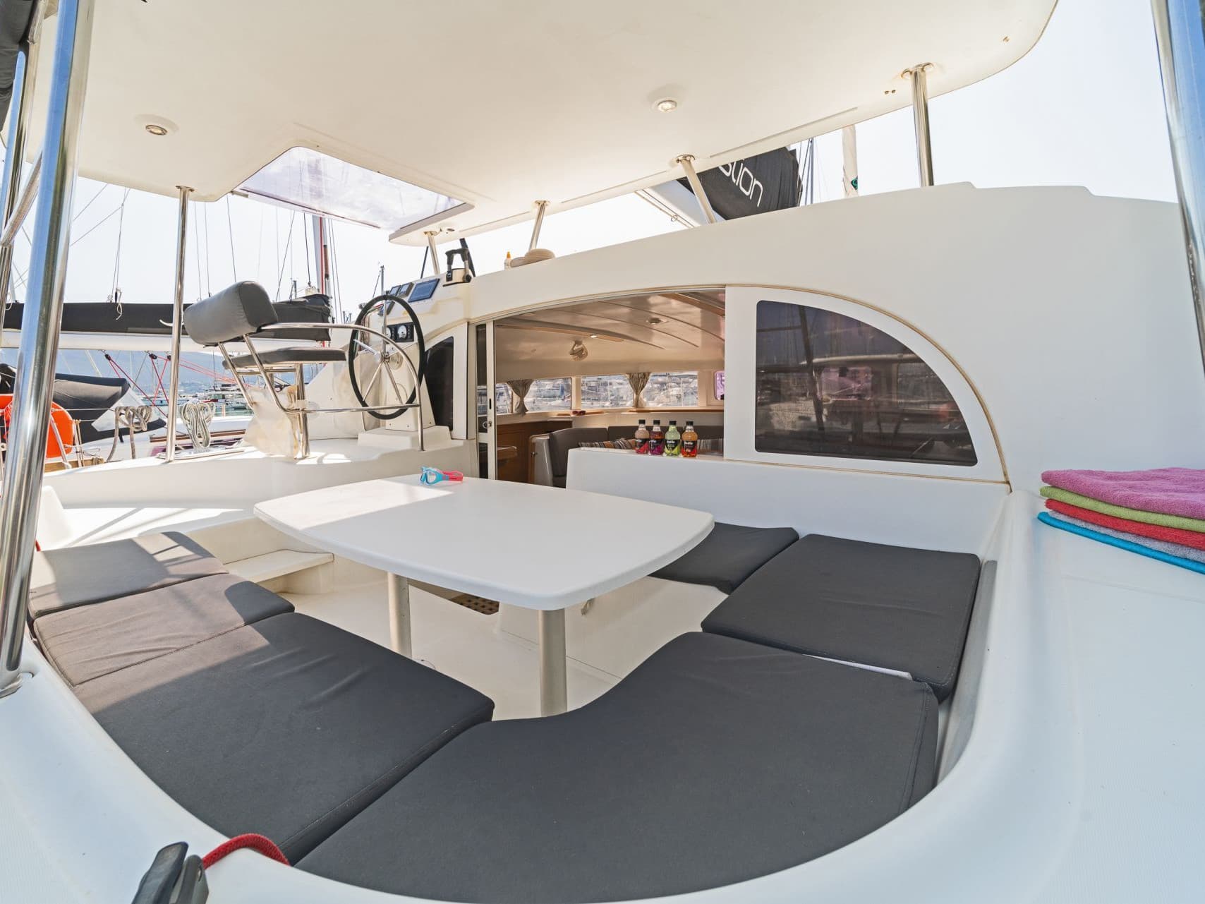 Lagoon 380 - photo 10