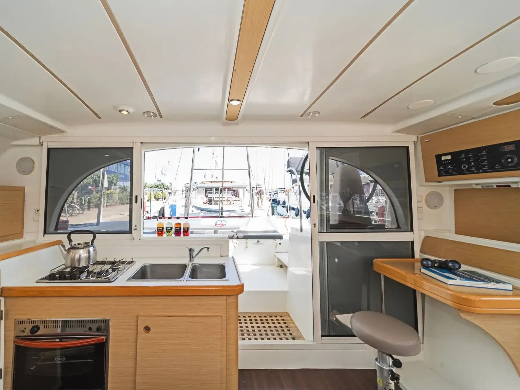 Lagoon 380 - photo 8