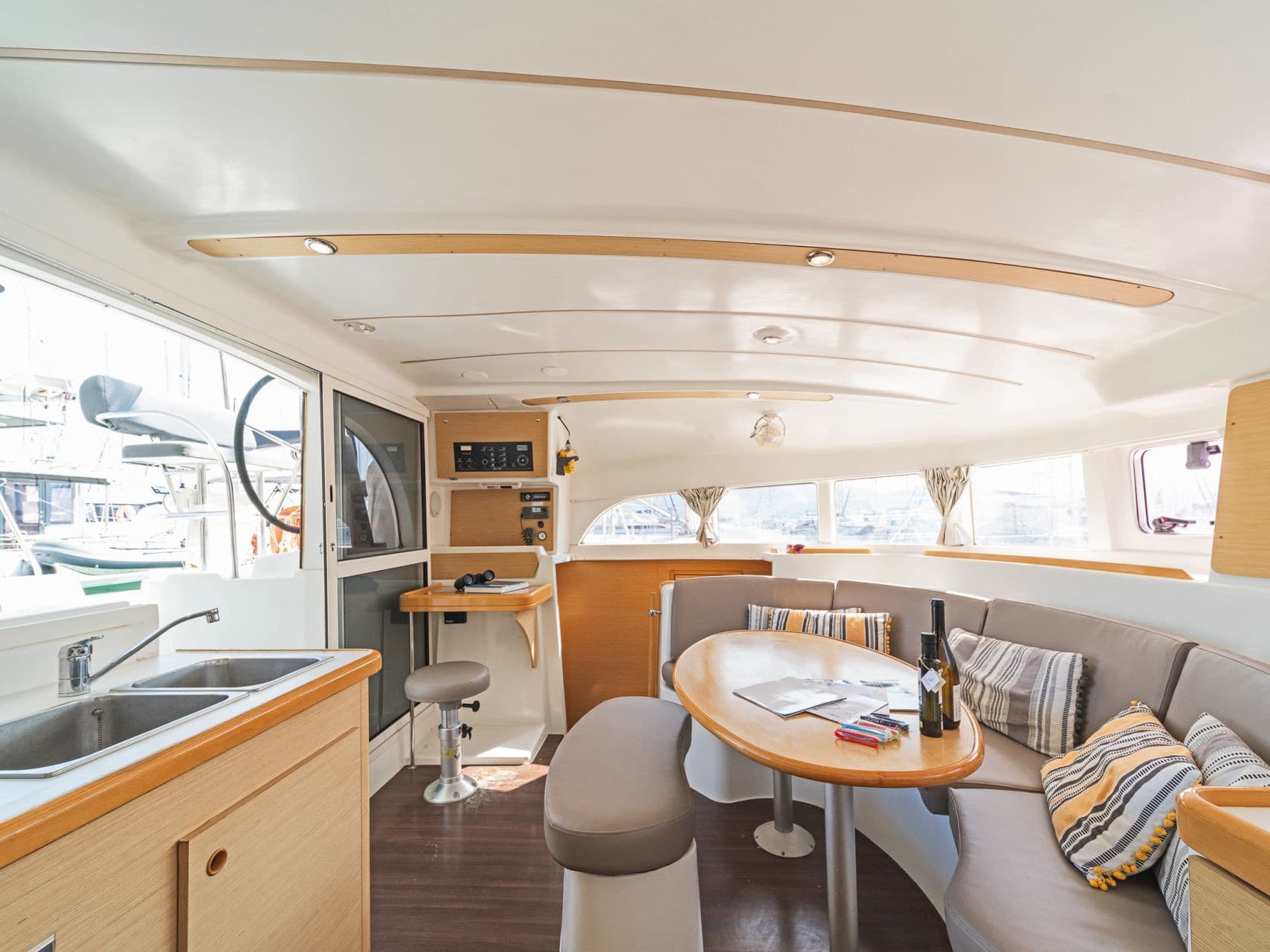 Lagoon 380 - photo 7