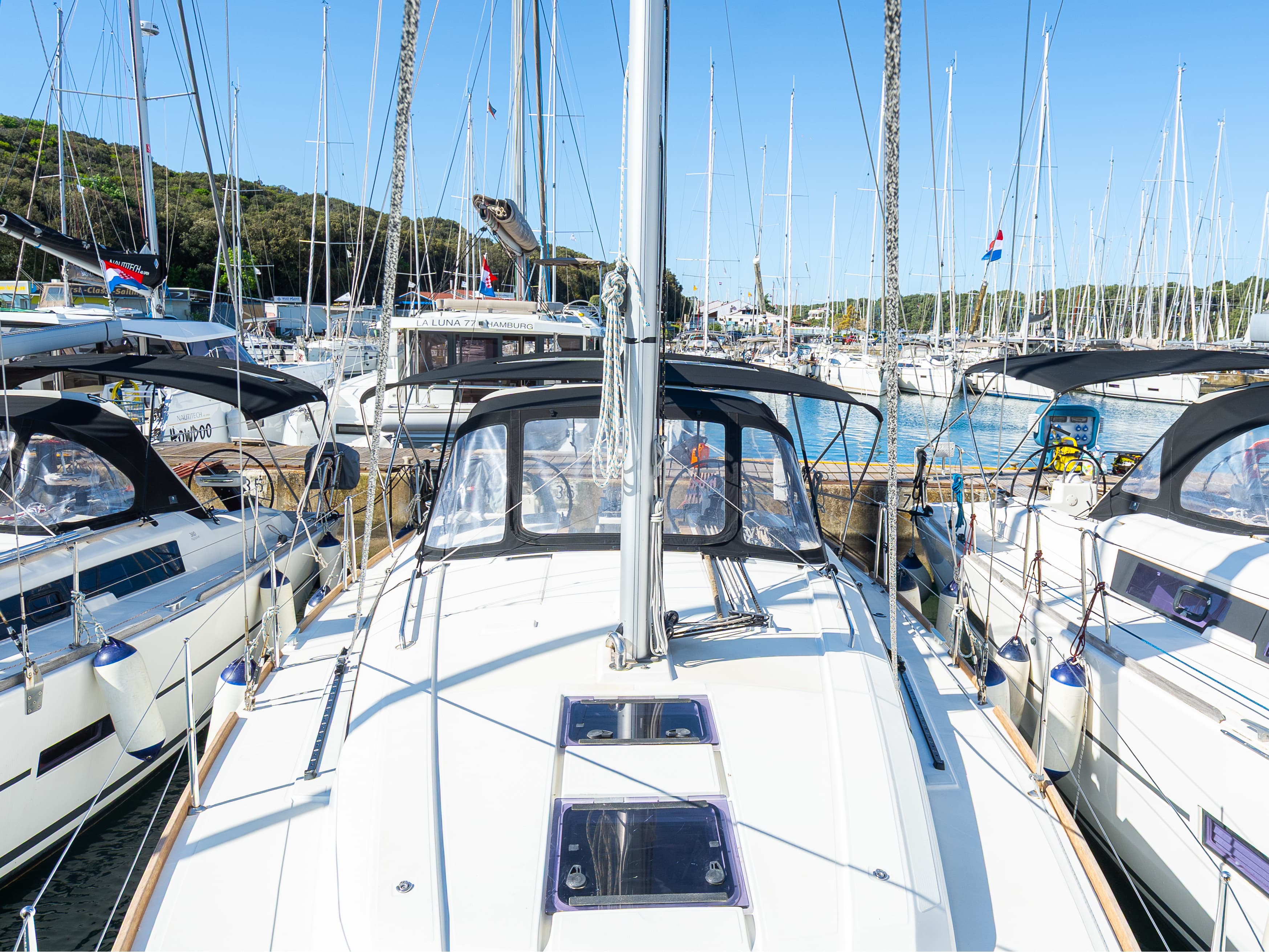 Oceanis 38.1 - photo 5