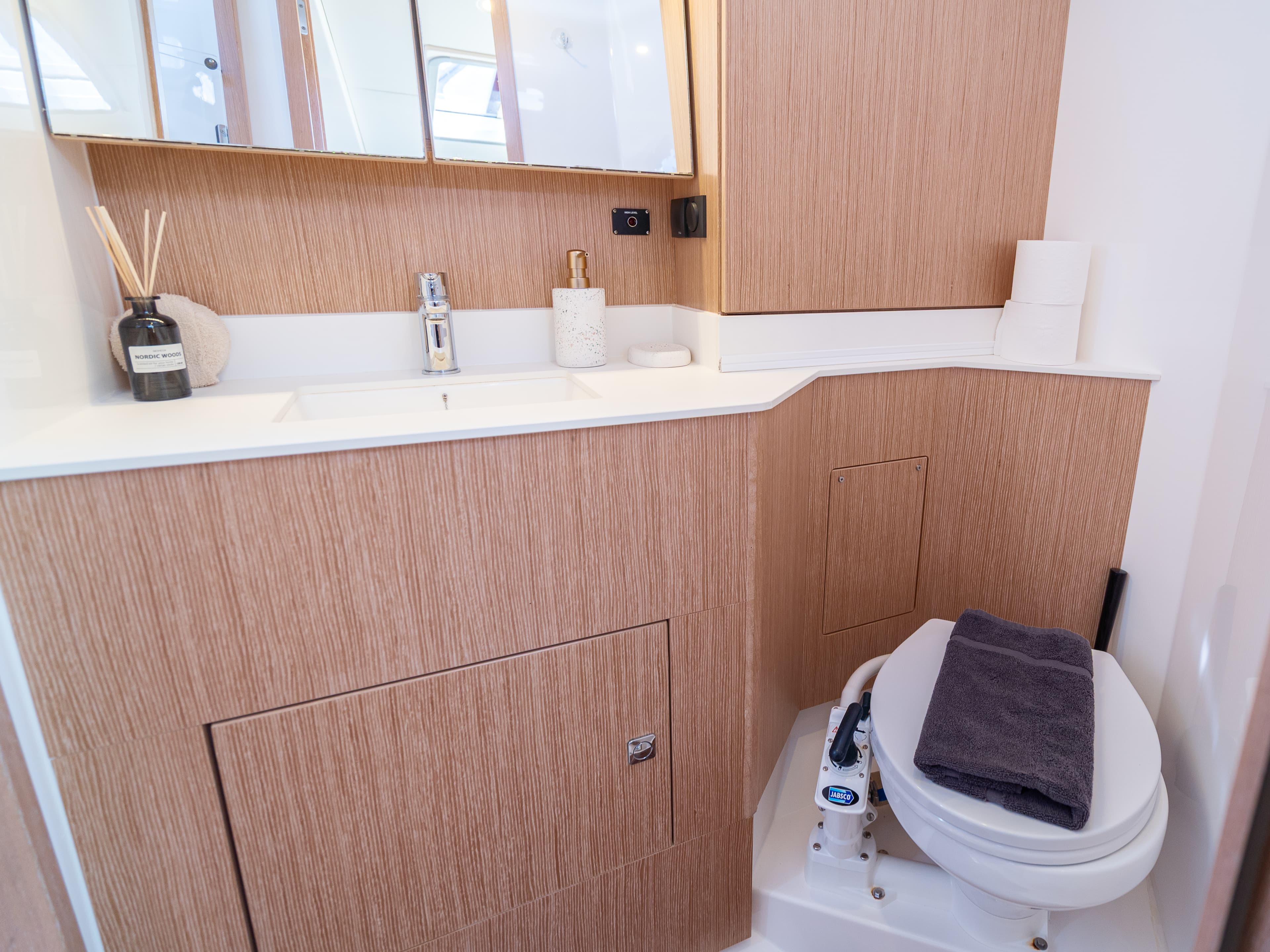 Bavaria C45 Style - photo 31