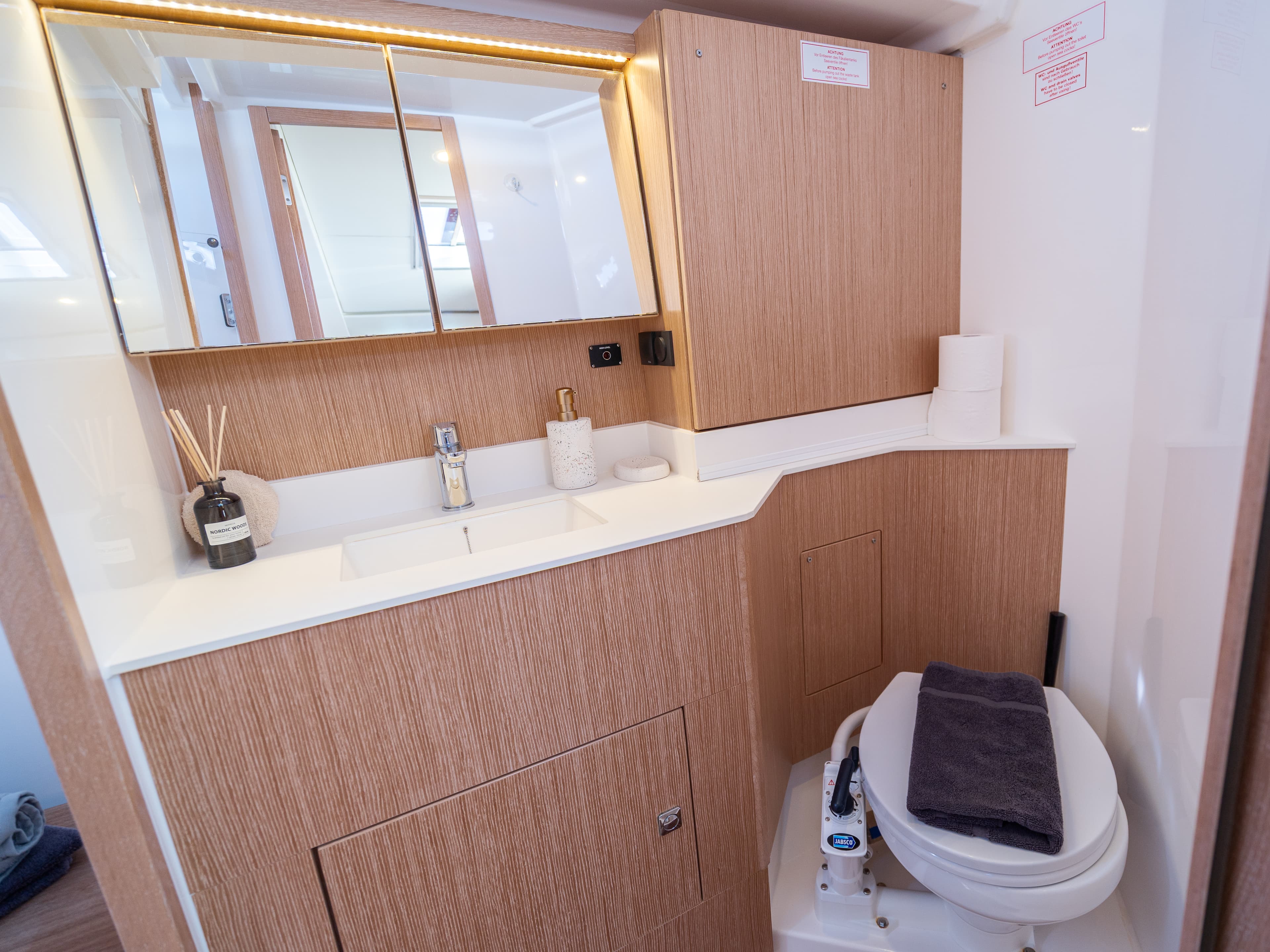 Bavaria C45 Style - photo 4