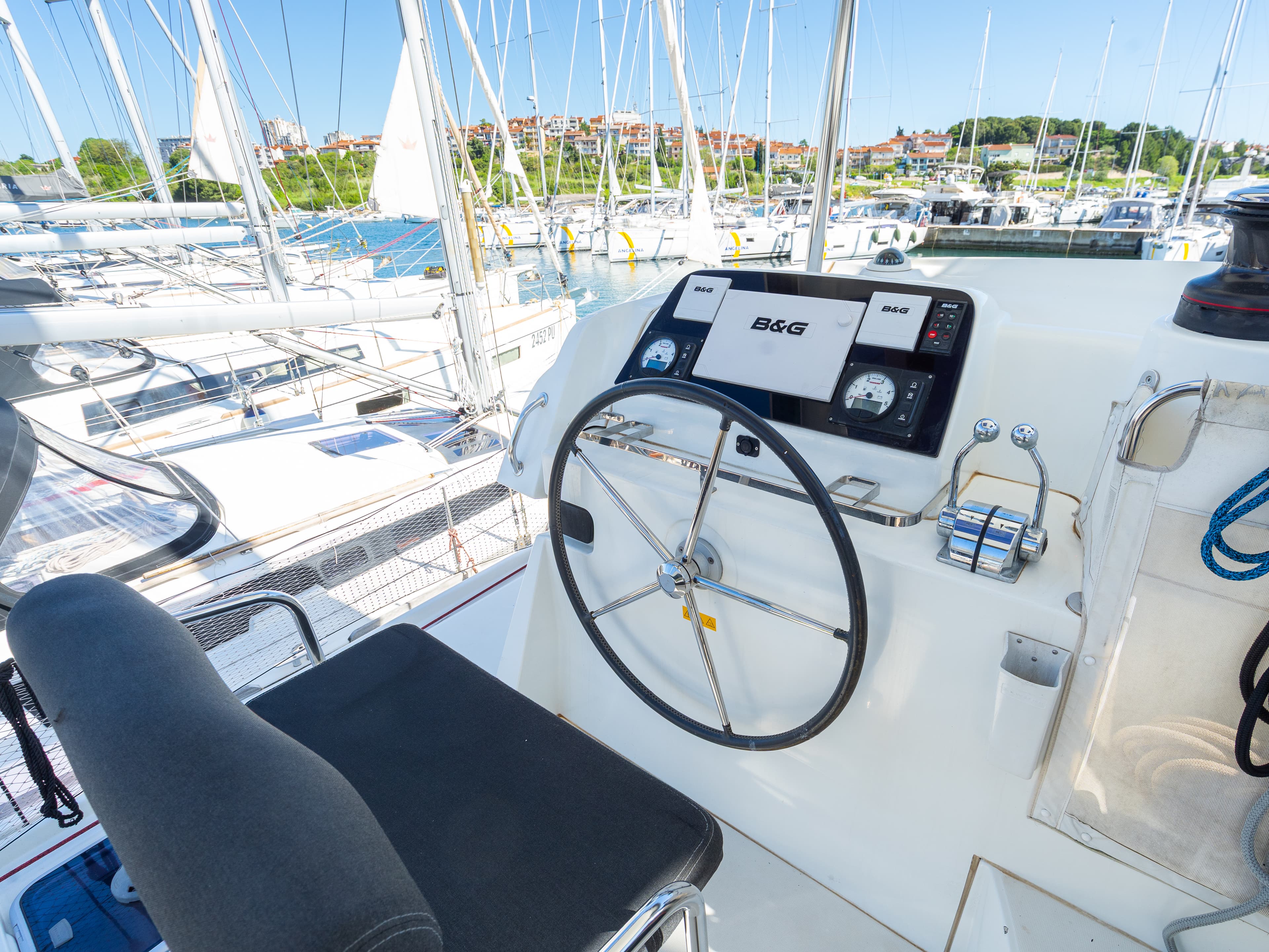 Lagoon 42 - photo 14