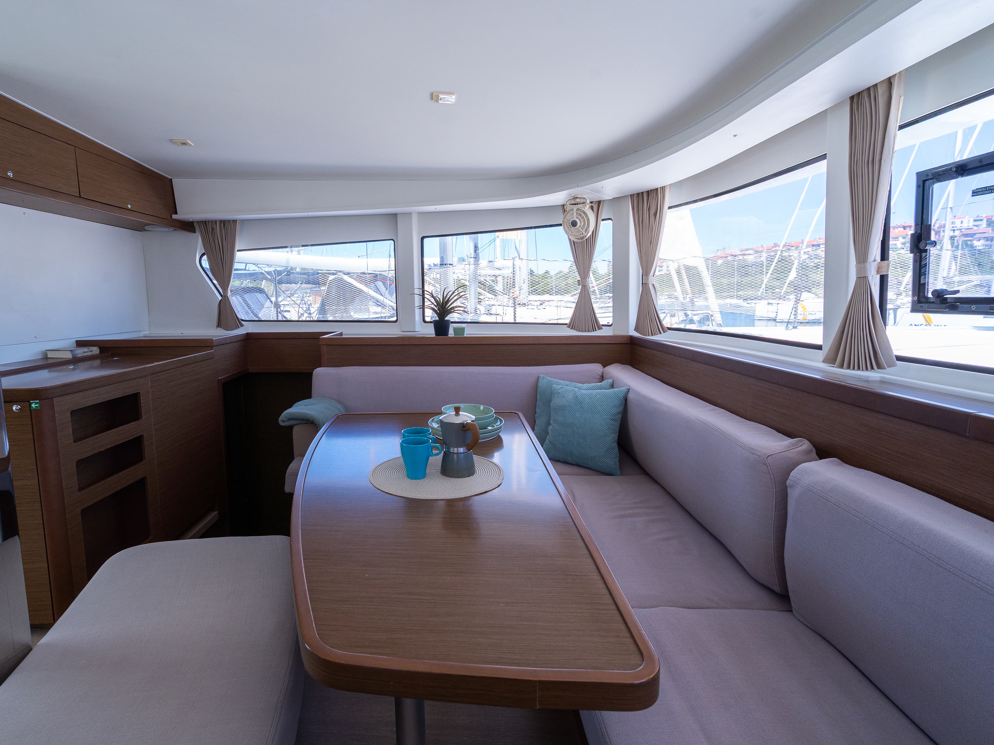 Lagoon 42 - photo 48